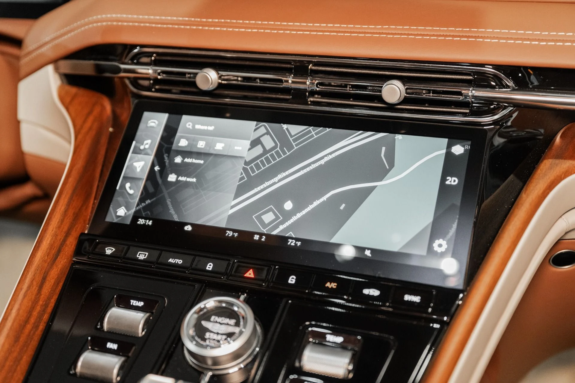 mph023_2426326804_Used_2025_Aston_Martin_DB_12_V8_1762356826_faef170ec7