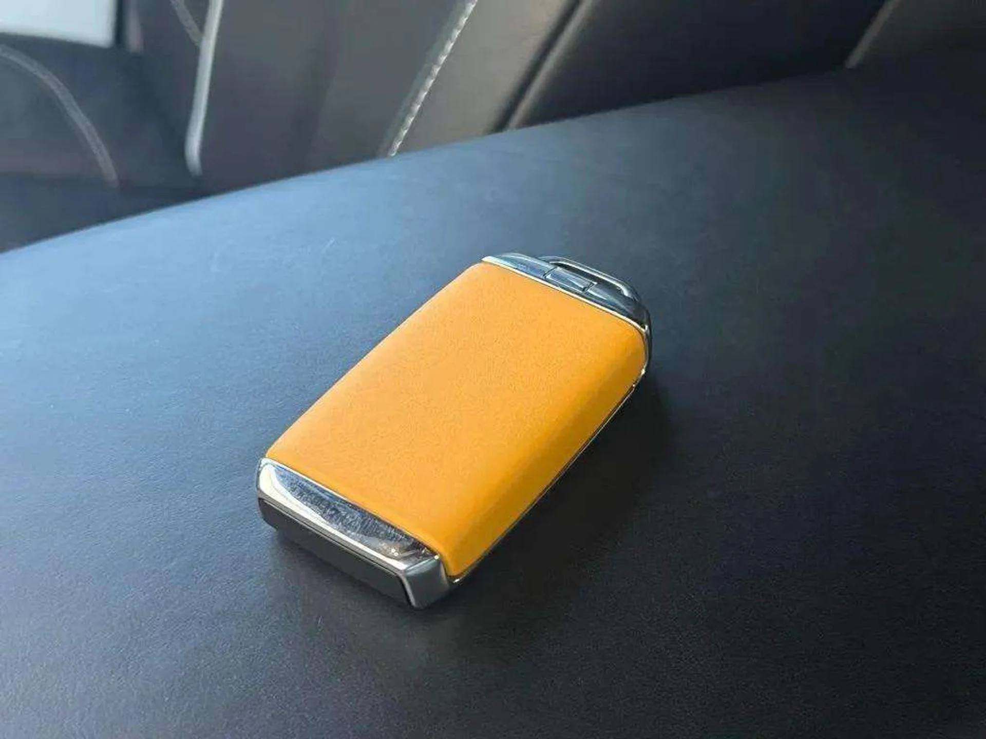 mph023_2427616523_f75a57a0640d38645c6416b5b4354267x_24810dbed7