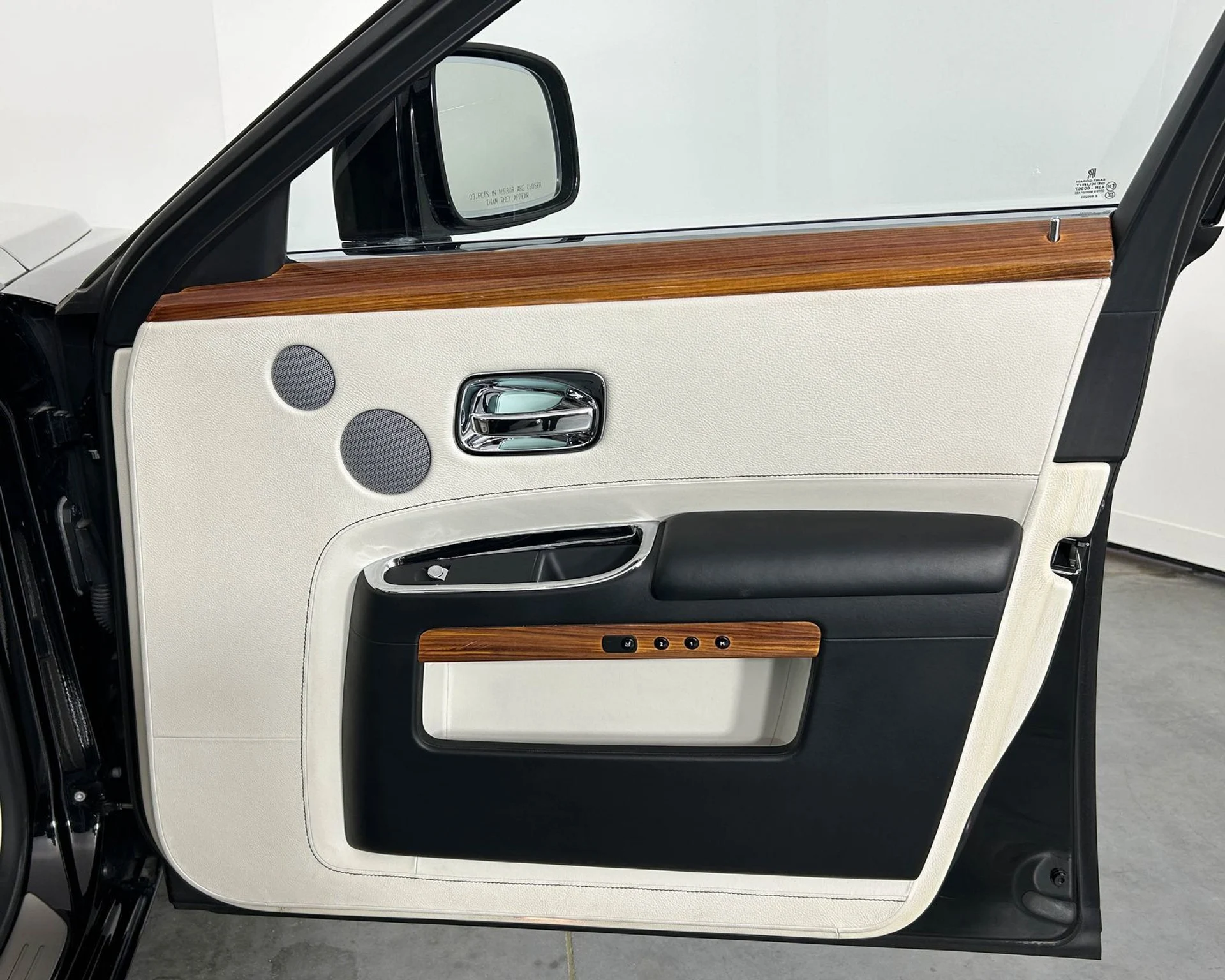 mph023_2434416365_4d1ffcdf5b894180bf75e57a9c0fa567_025193ddb2