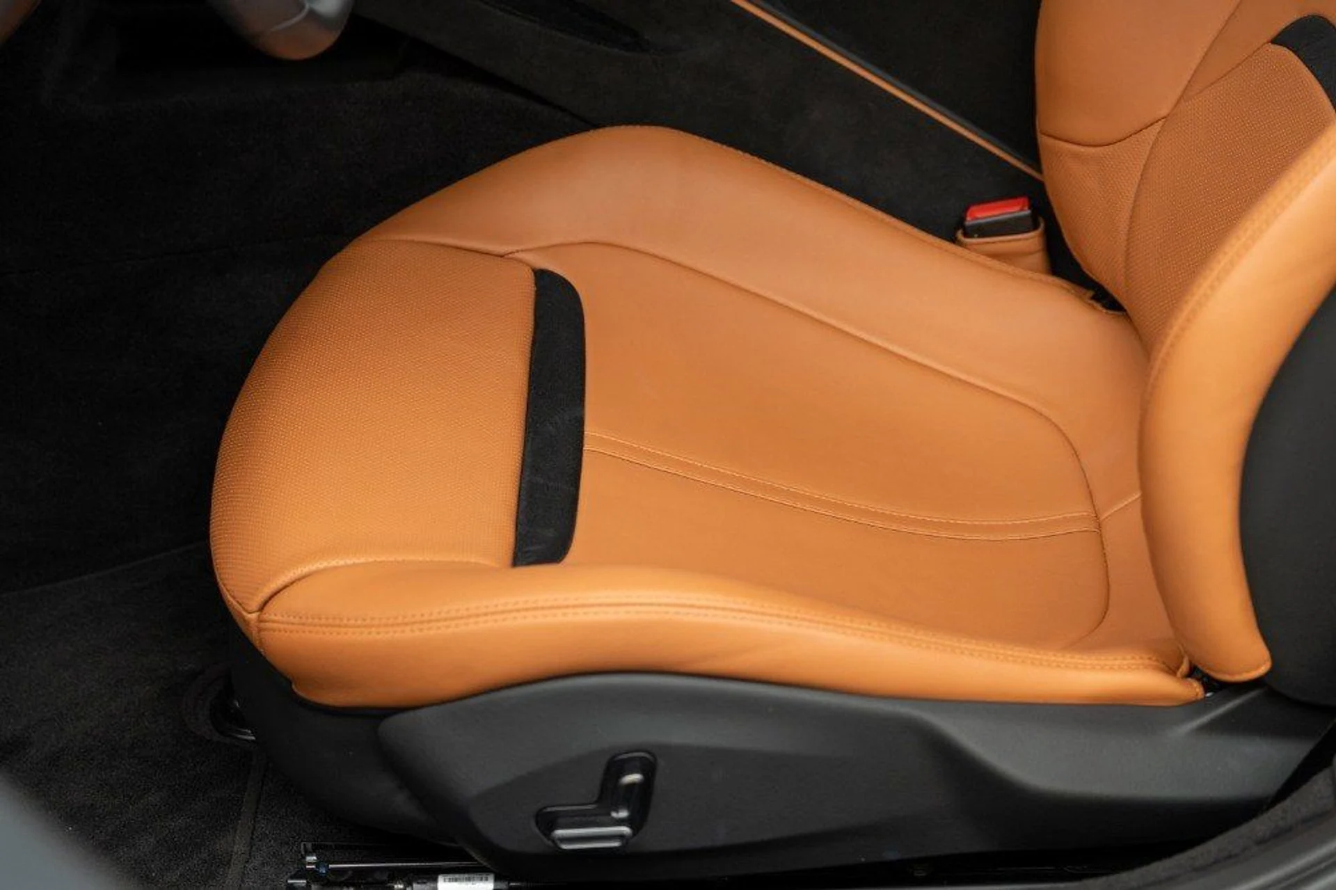 mph023_2435349310_afd9ed6d03a64245bc3e16e58840a1ba_631b0c0019