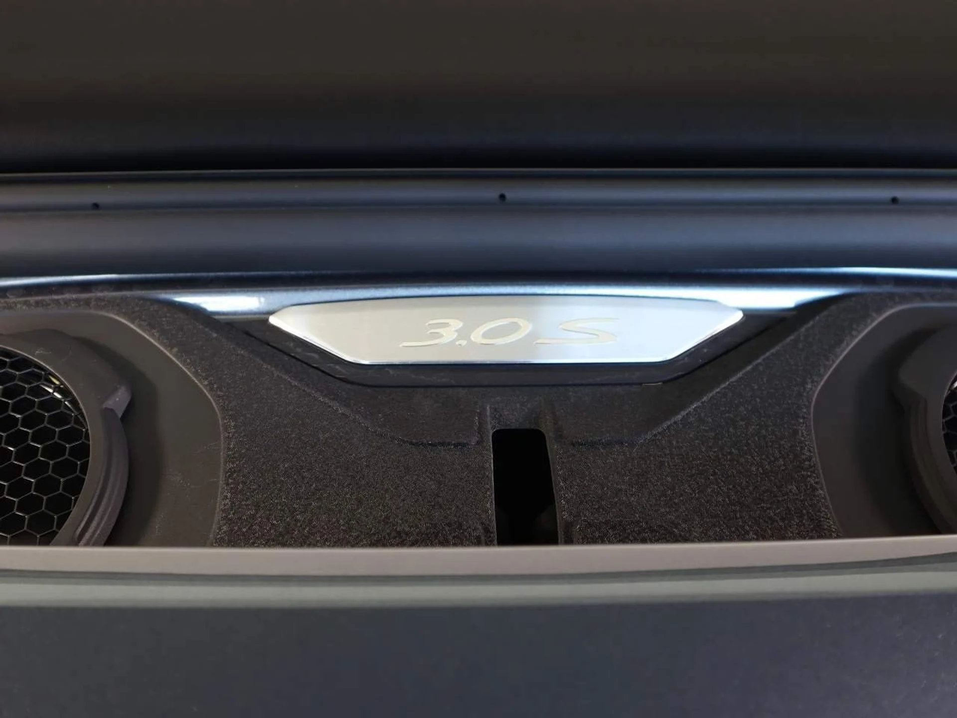 mph023_2435996832_838bf4d5efbe6e8d2fc87ffa2bfe1034_4210b44301