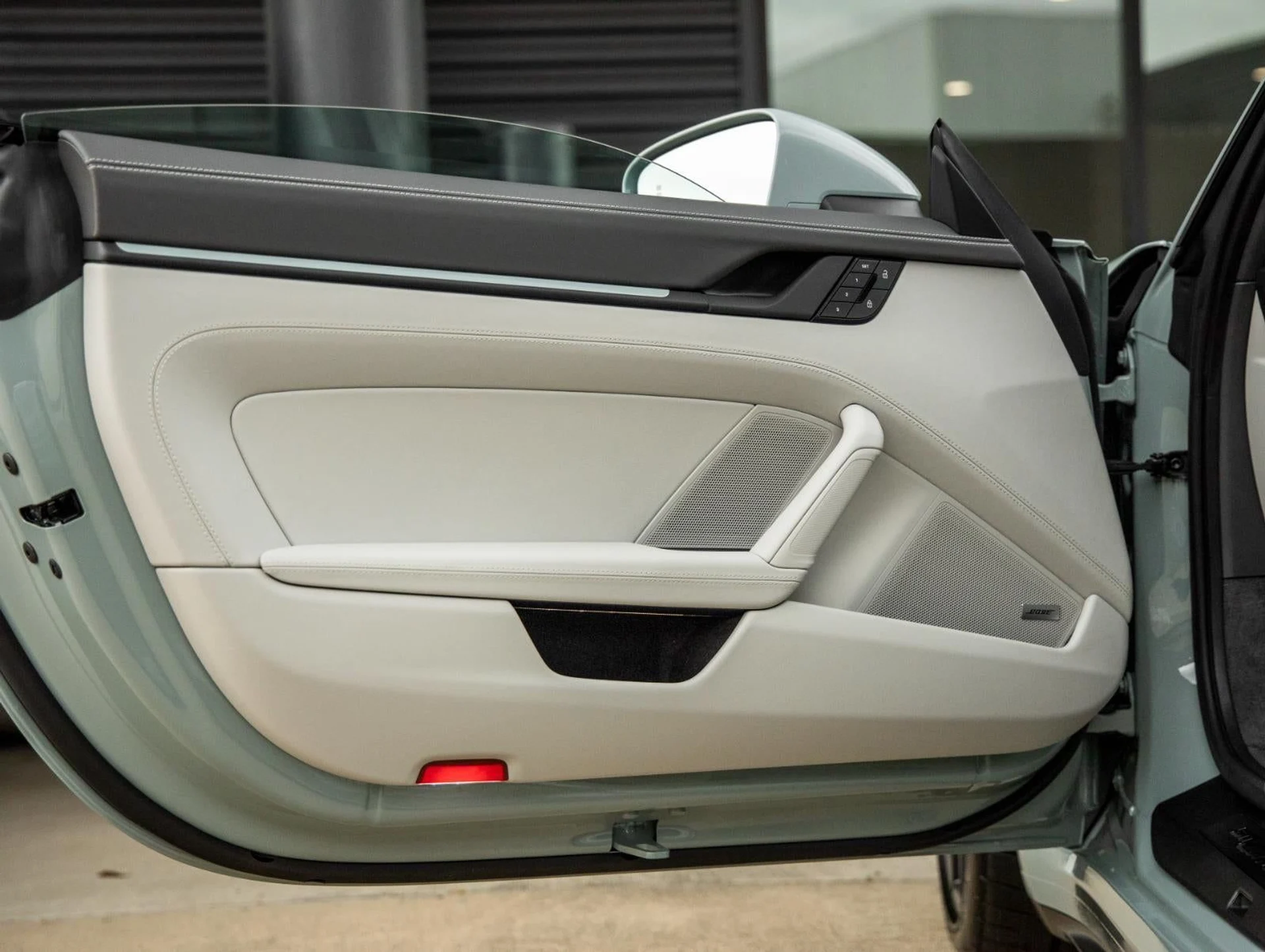 mph023_2436941735_24_ae40563115