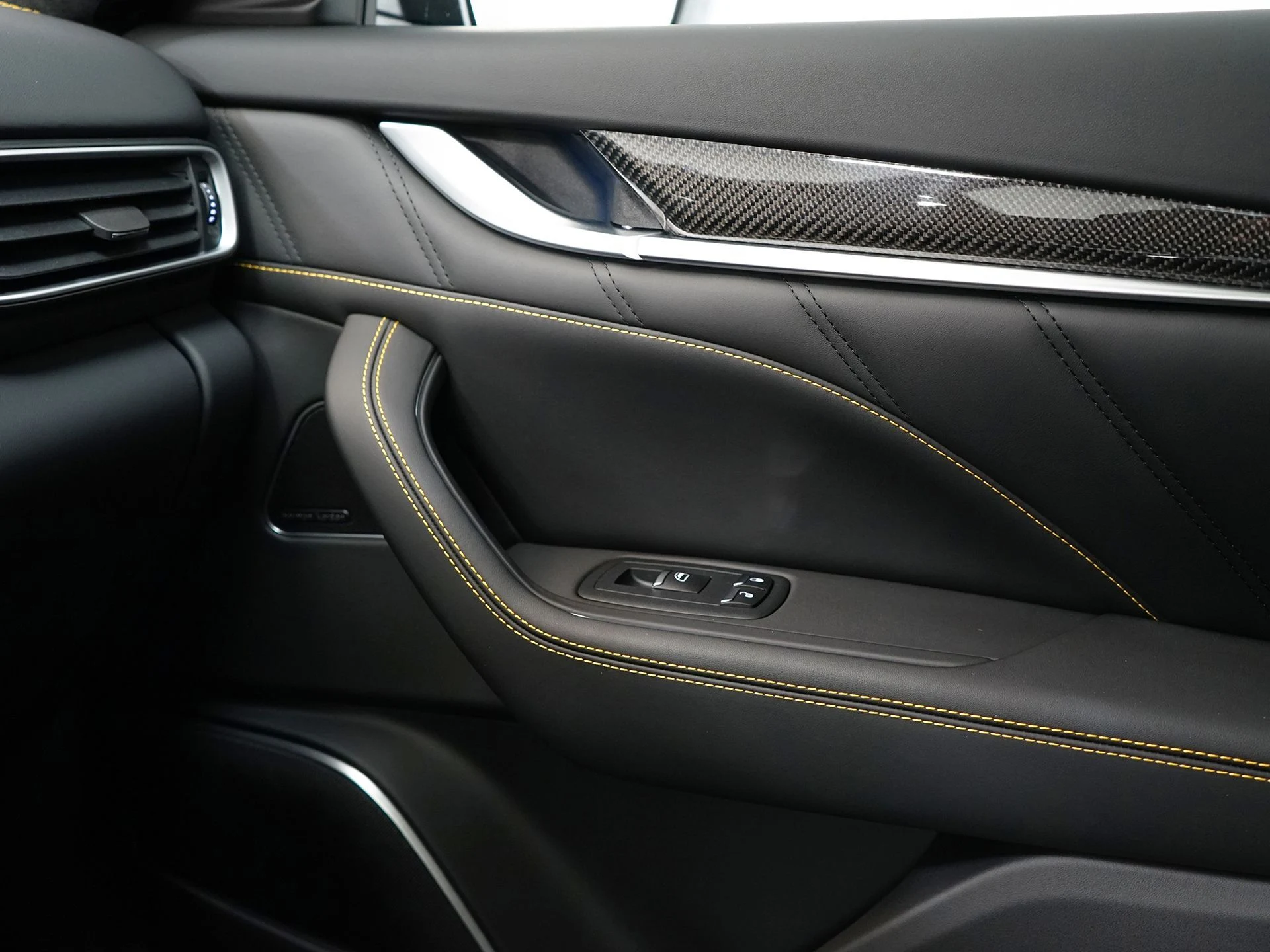 mph023_2448094419_d747460886fe74ed5415293b4a9ff6f7x_7f402380a9