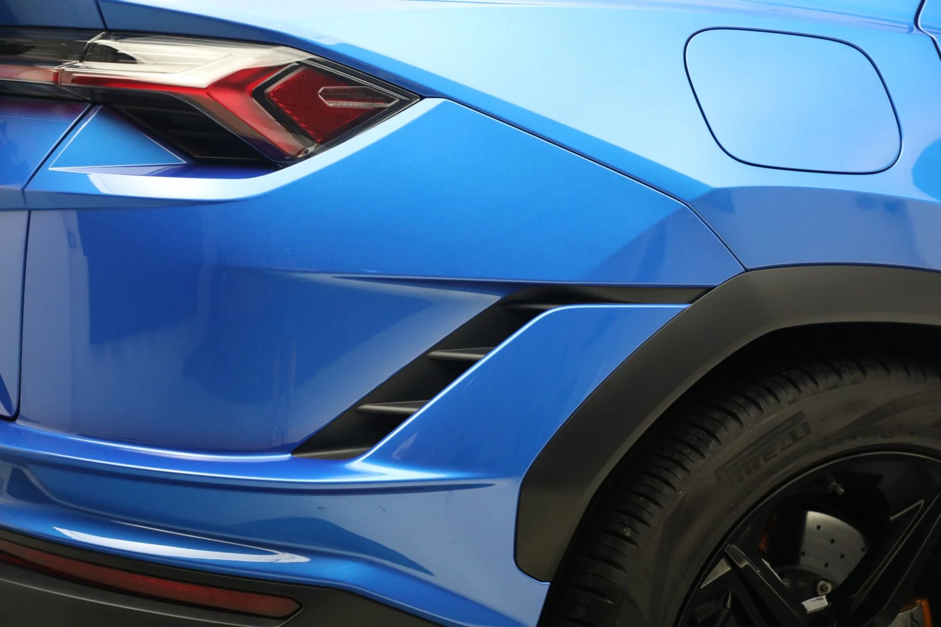 mph023_2448169593_Used_2024_Lamborghini_Urus_S_a315e8e602