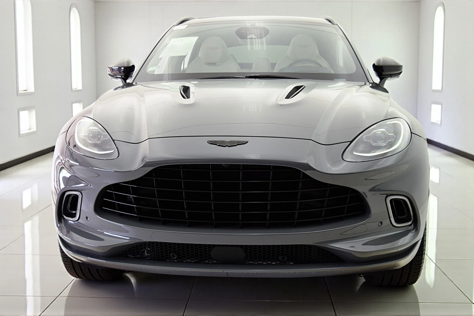 mph023_2456943956_Used_2022_Aston_Martin_DBX_d9e7106678