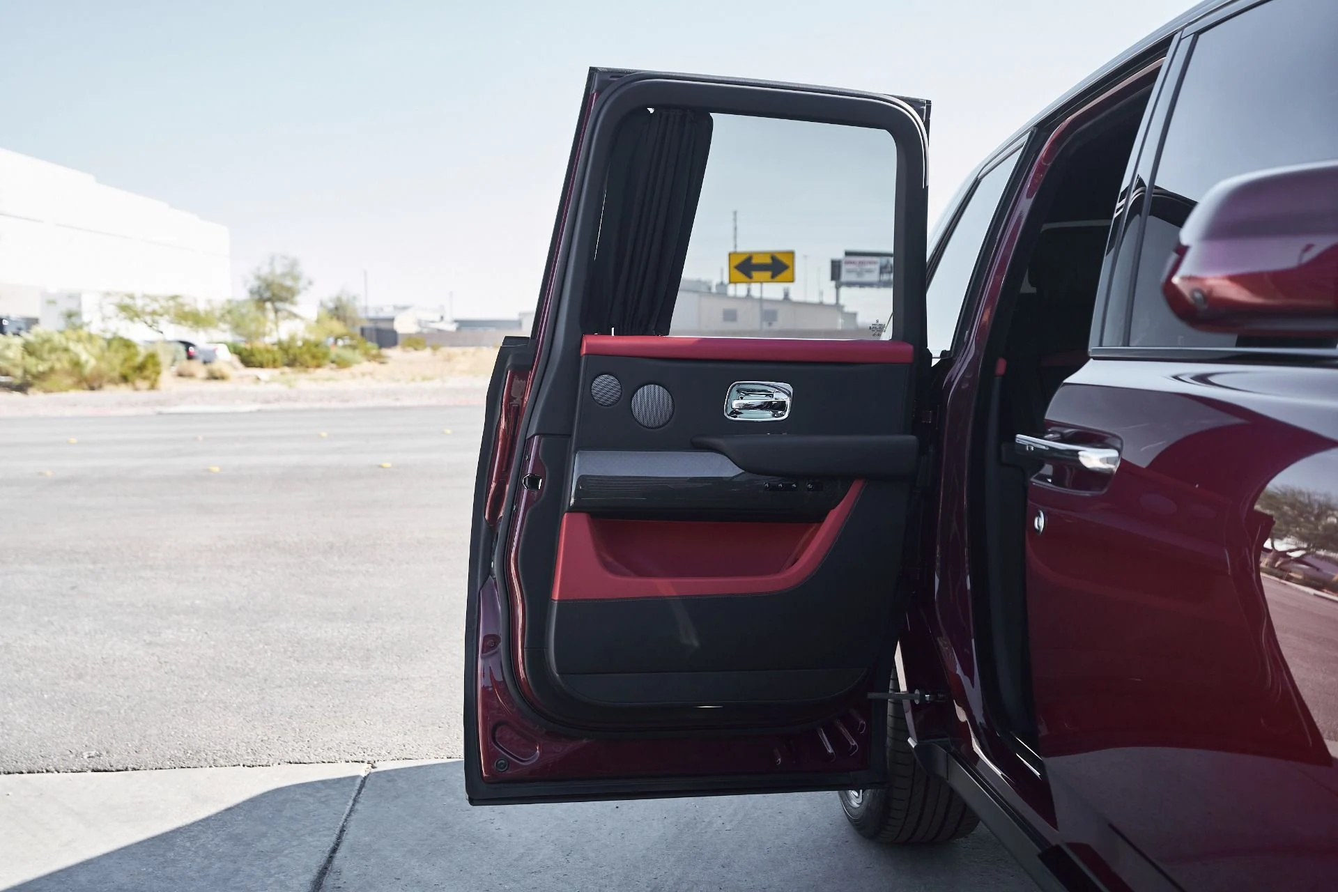 mph023_2457639680_Used_2022_Rolls_Royce_Cullinan_Black_Badge_1764038718_0194e65c60