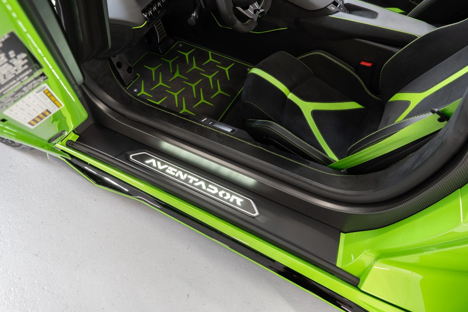 mph023_2459696843_Used_2021_Lamborghini_Aventador_LP_770_4_SVJ_1763584595_55d638afc3