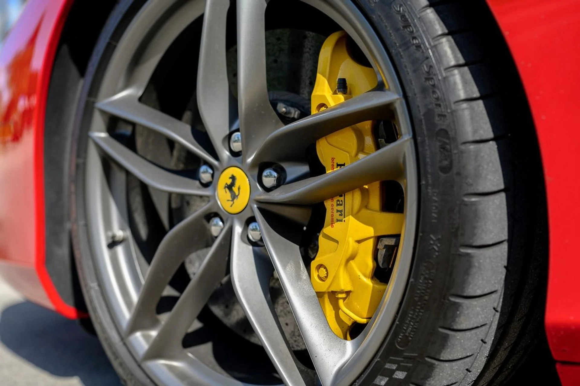 mph023_2473168658_Used_2017_Ferrari_488_GTB_1753314367_a8a2575586
