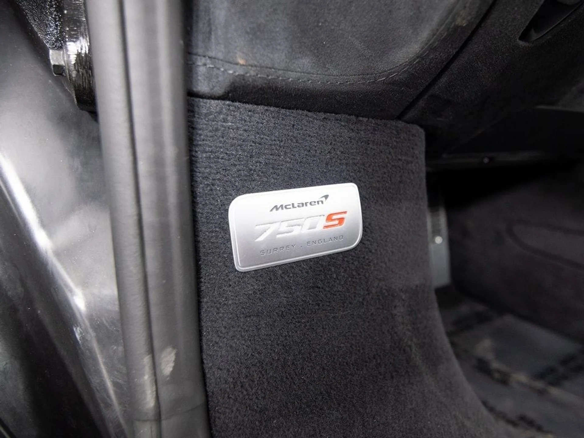 mph023_2476799742_02f396e19a7e4e7f5a5a34ac55dfb375x_53c7de8bba