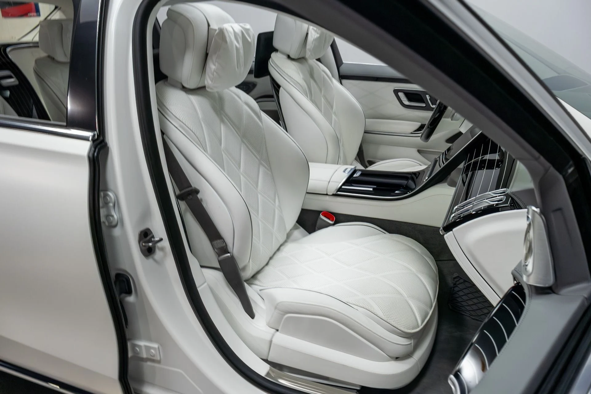 mph023_2480656405_Used_2023_Mercedes_Benz_S_Class_Maybach_S_680_4_MATIC_1776091551_3b86b47df4