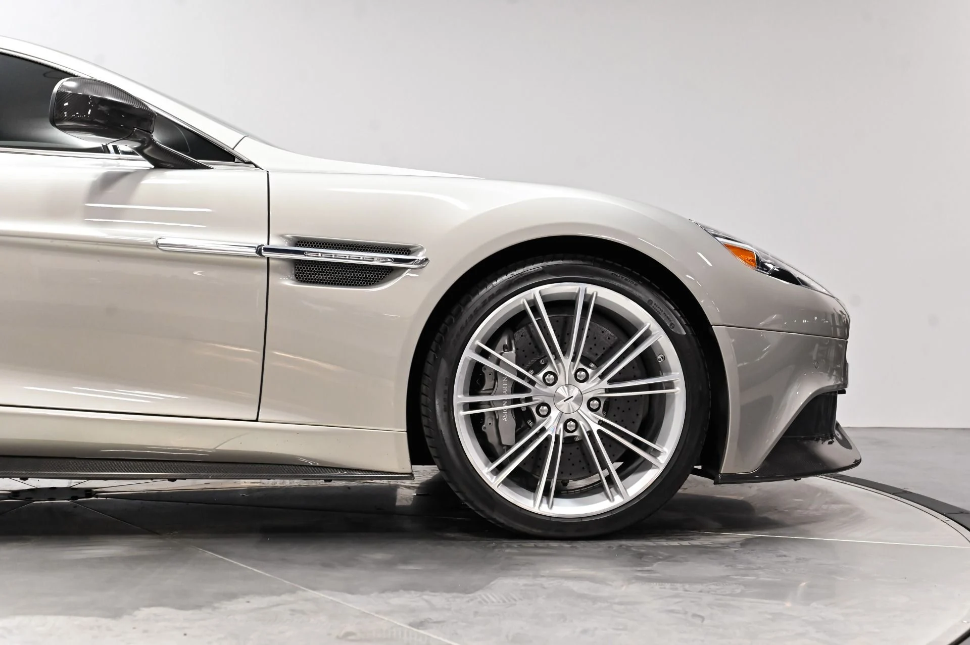 mph023_2486575511_Used_2014_Aston_Martin_Vanquish_V12_1793299602_1131d4f7c0