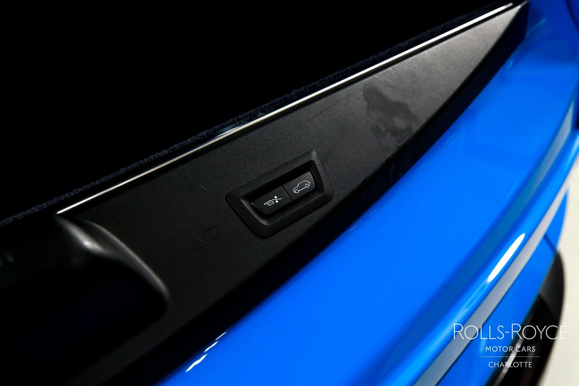 mph023_2487764617_Used_2023_Rolls_Royce_Cullinan_1771369577_7cad387c0a