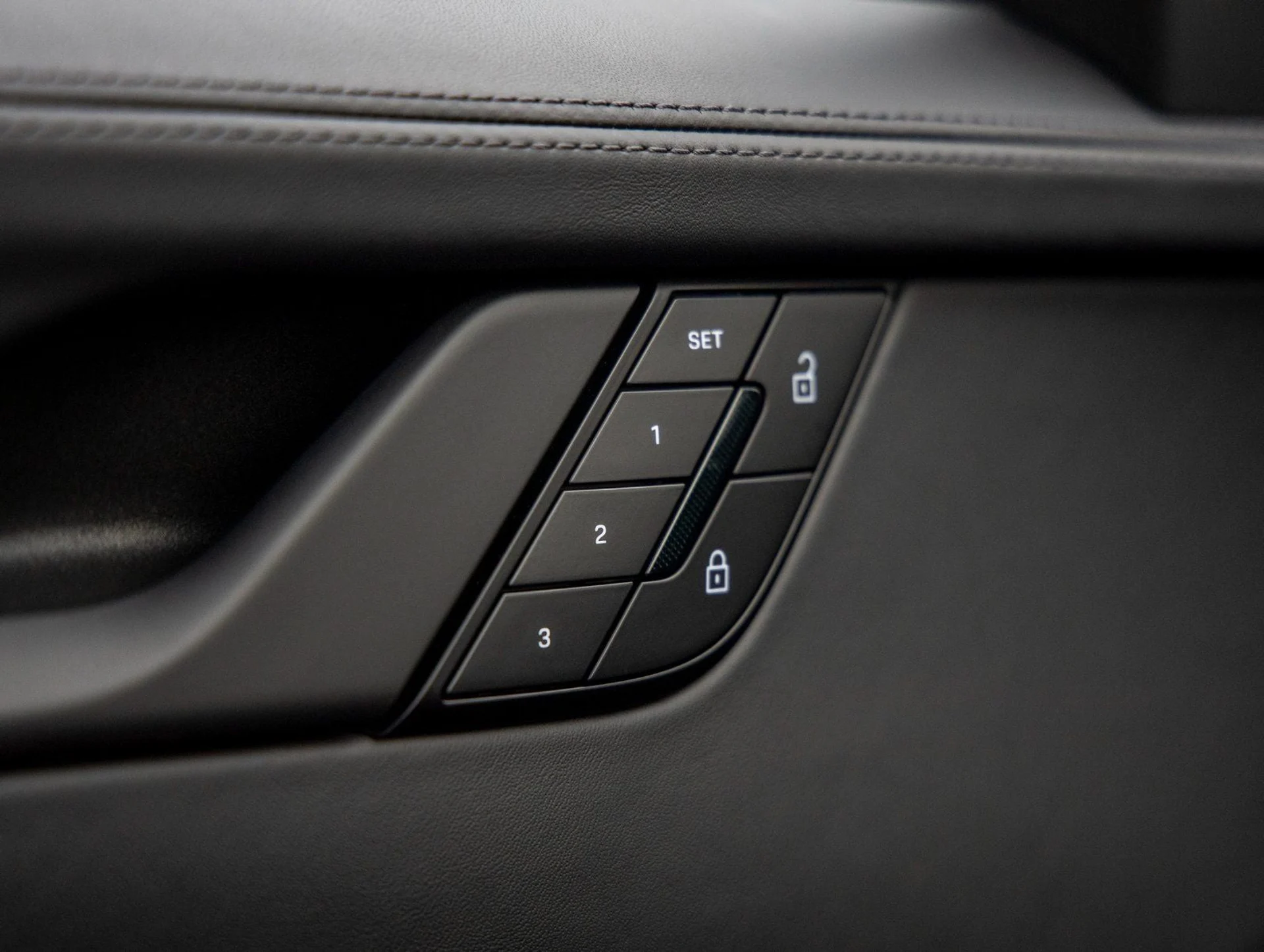 mph023_2488448926_24_5c8e6c77dd