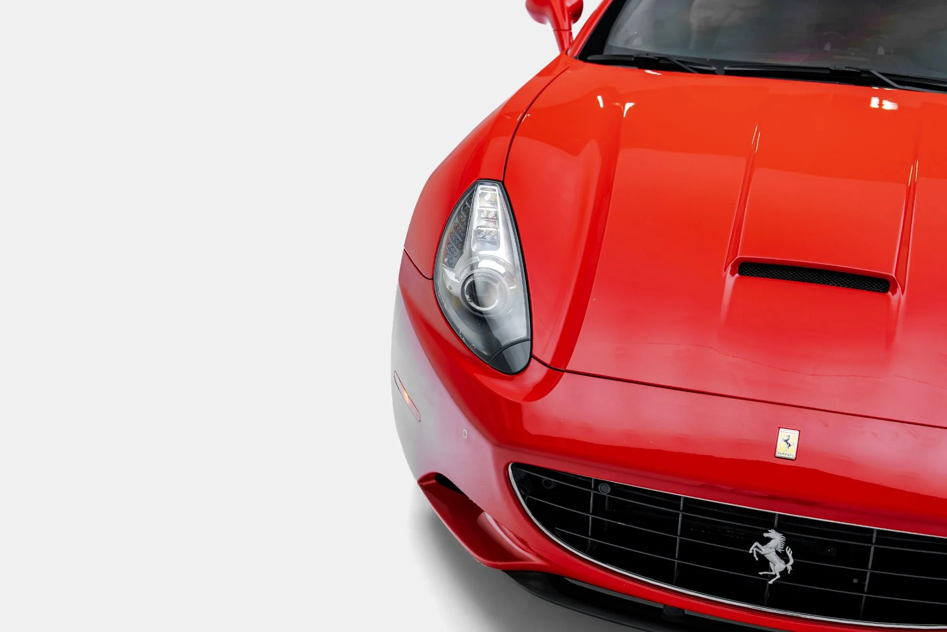 mph023_2492346951_Used_2011_Ferrari_California_1793140855_3ab42b1e2b