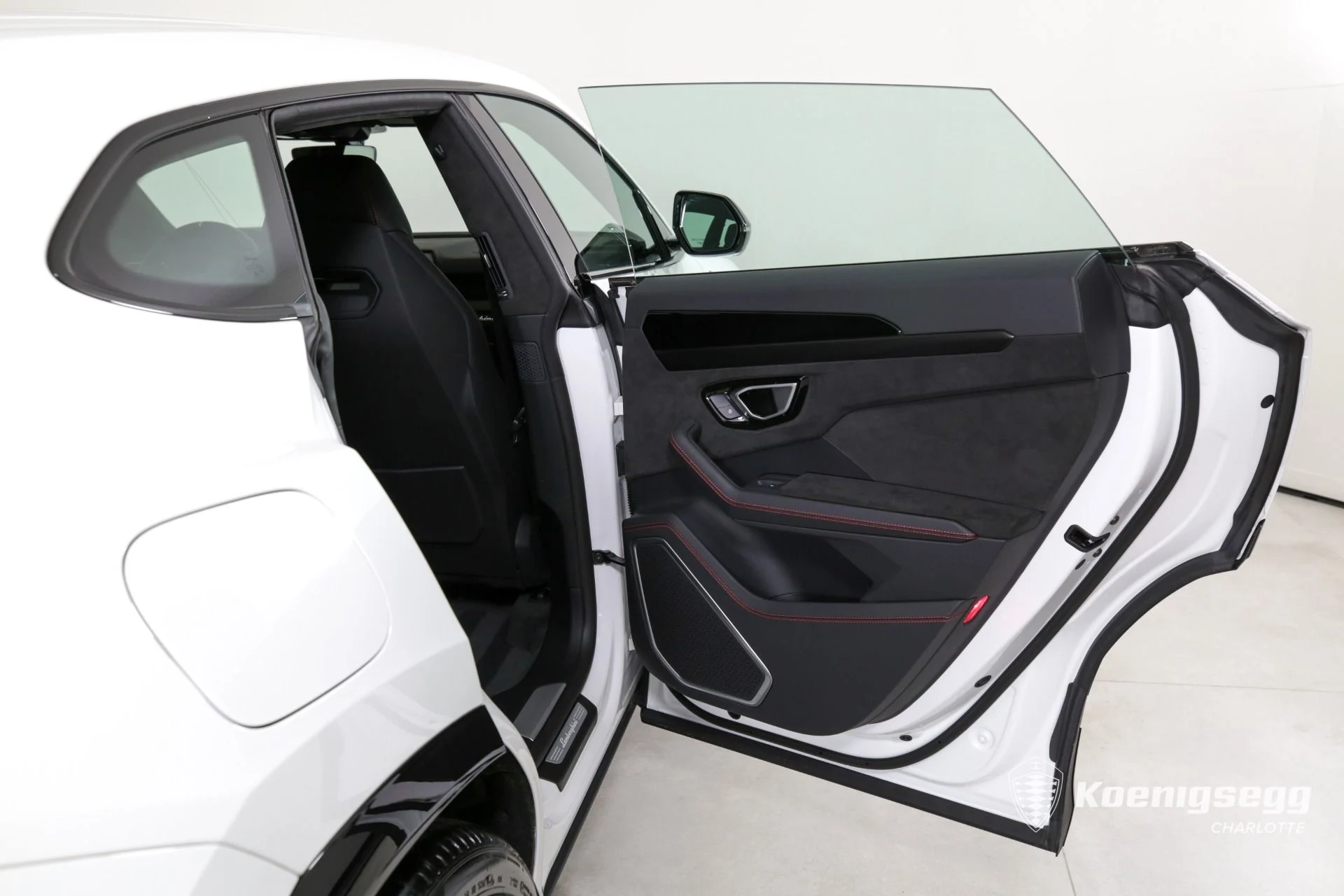 mph023_249452006_Used_2023_LAMBORGHINI_URUS_S_PEARL_CAPSULE_1720196278_f3276f75c1