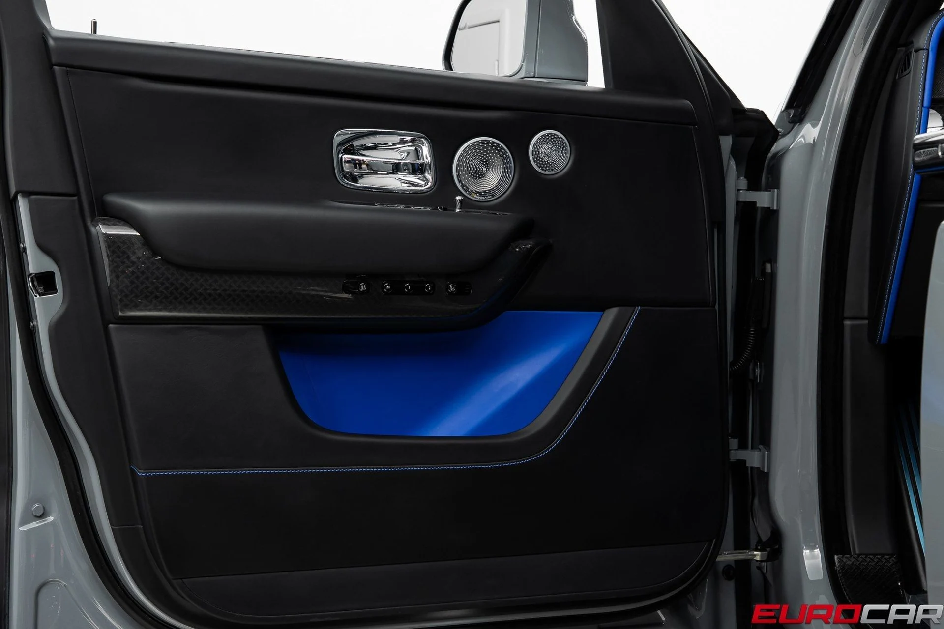 mph023_2496386720_image_24_05360eca88