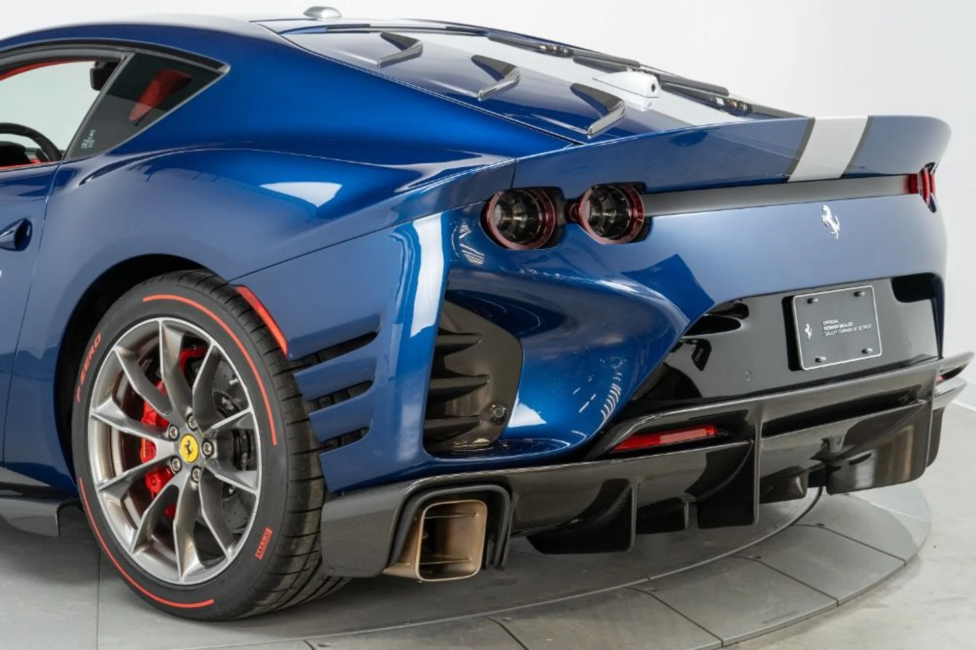 mph023_2511405379_Used_2022_Ferrari_812_Competizione_5dc4825393