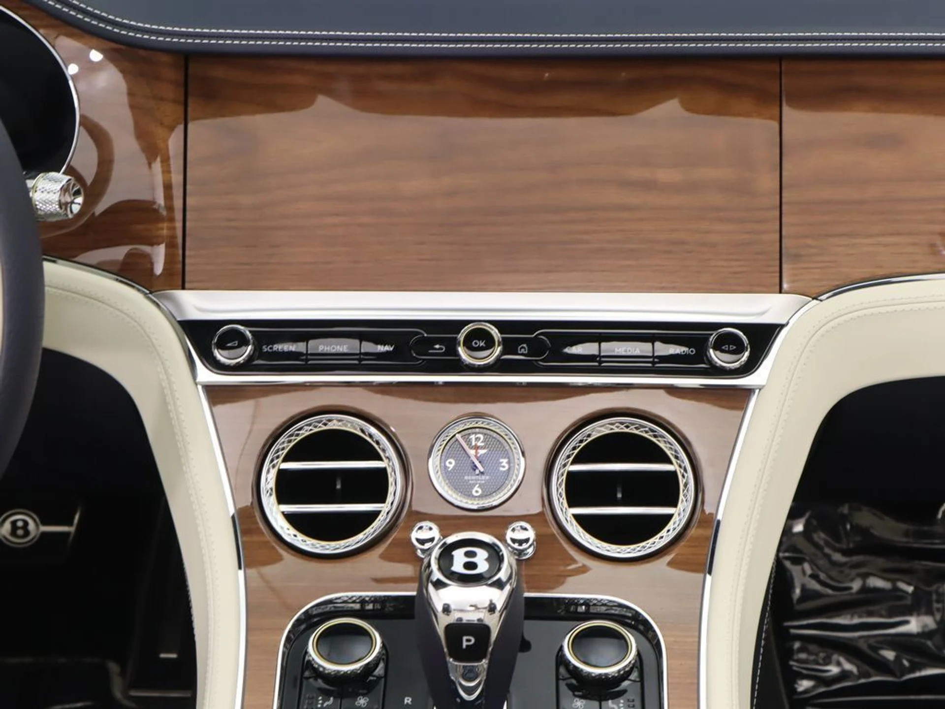 mph023_2511995292_new_2026_bentley_continental_gtc_8119_22981514_24_1024_02f451d41d