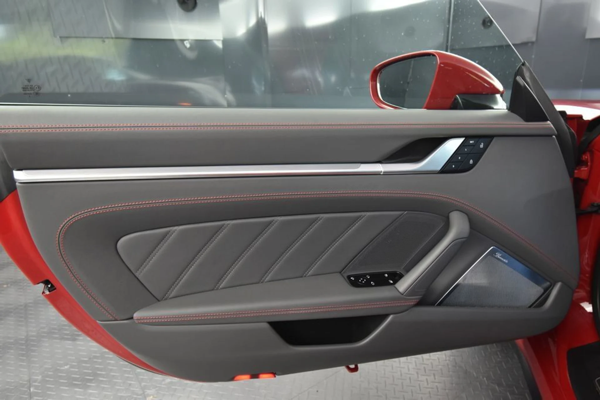 mph023_2513734578_ebb705a58343ee664aab4b39173da0adx_566f16ab85