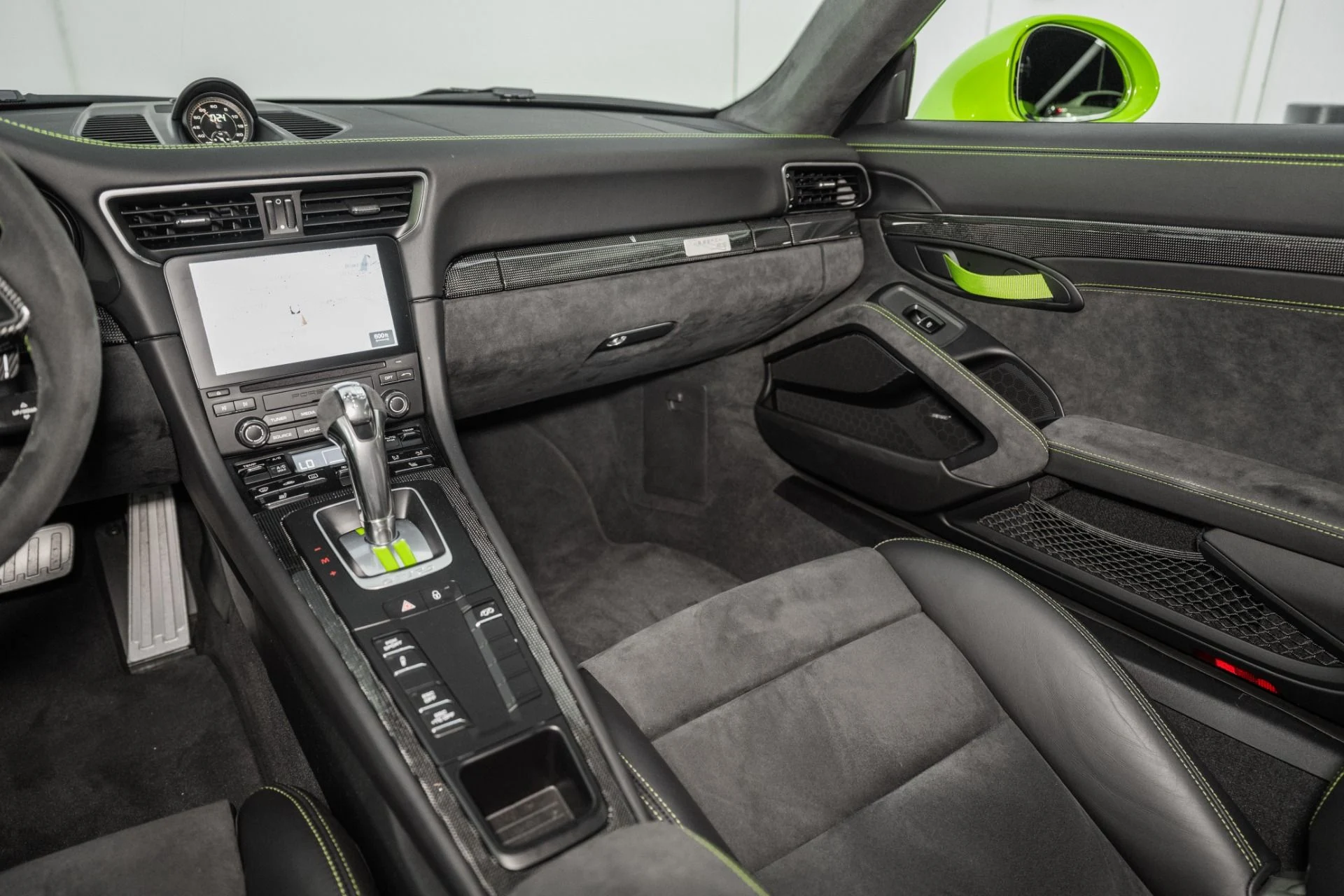 mph023_2516611614_Used_2019_Porsche_911_GT_3_RS_1761058034_e055b3a7f5