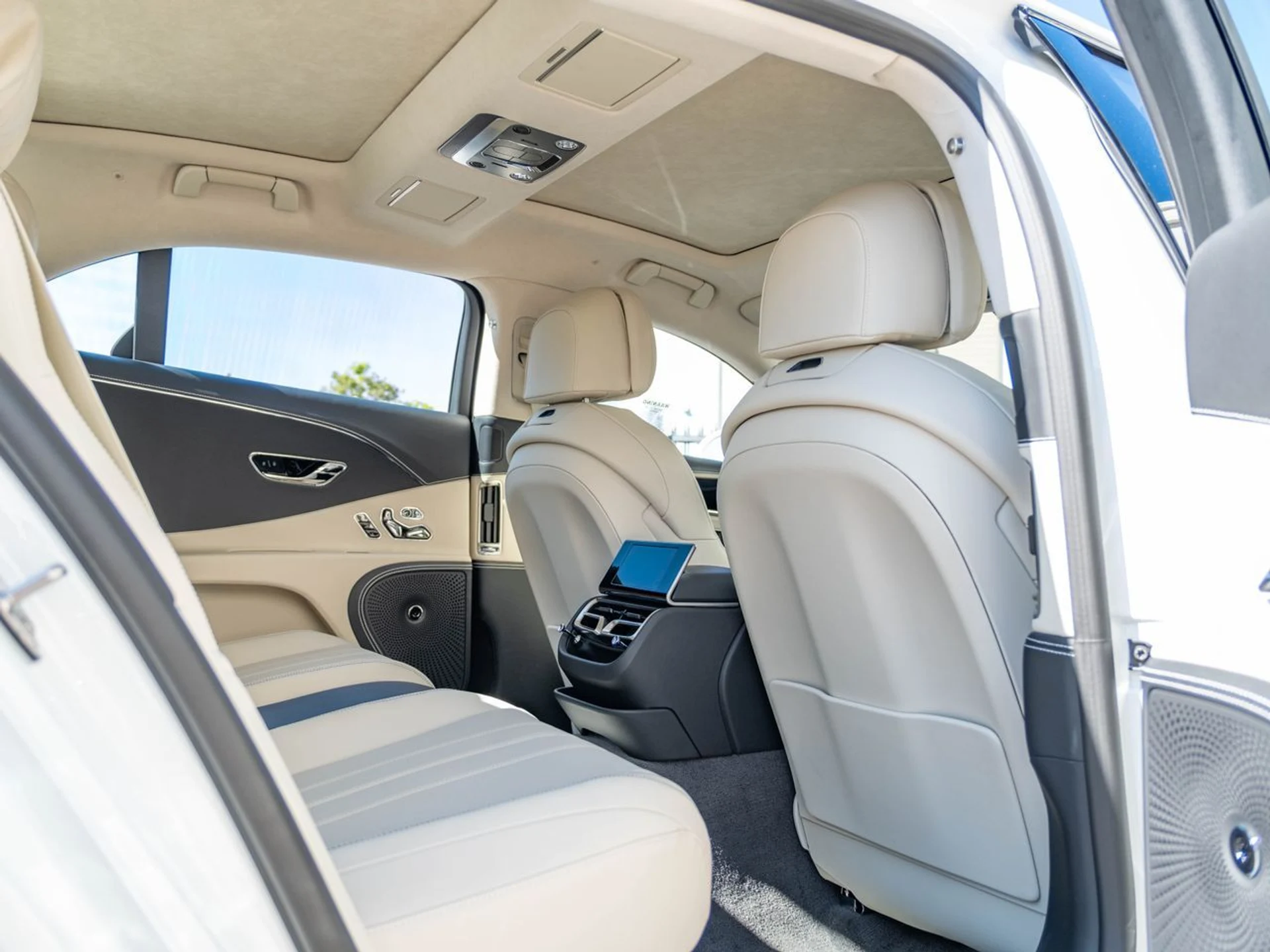 mph023_2520056299_4b0b4bd5e924b4a77127f365af3d4523x_0b698898b0