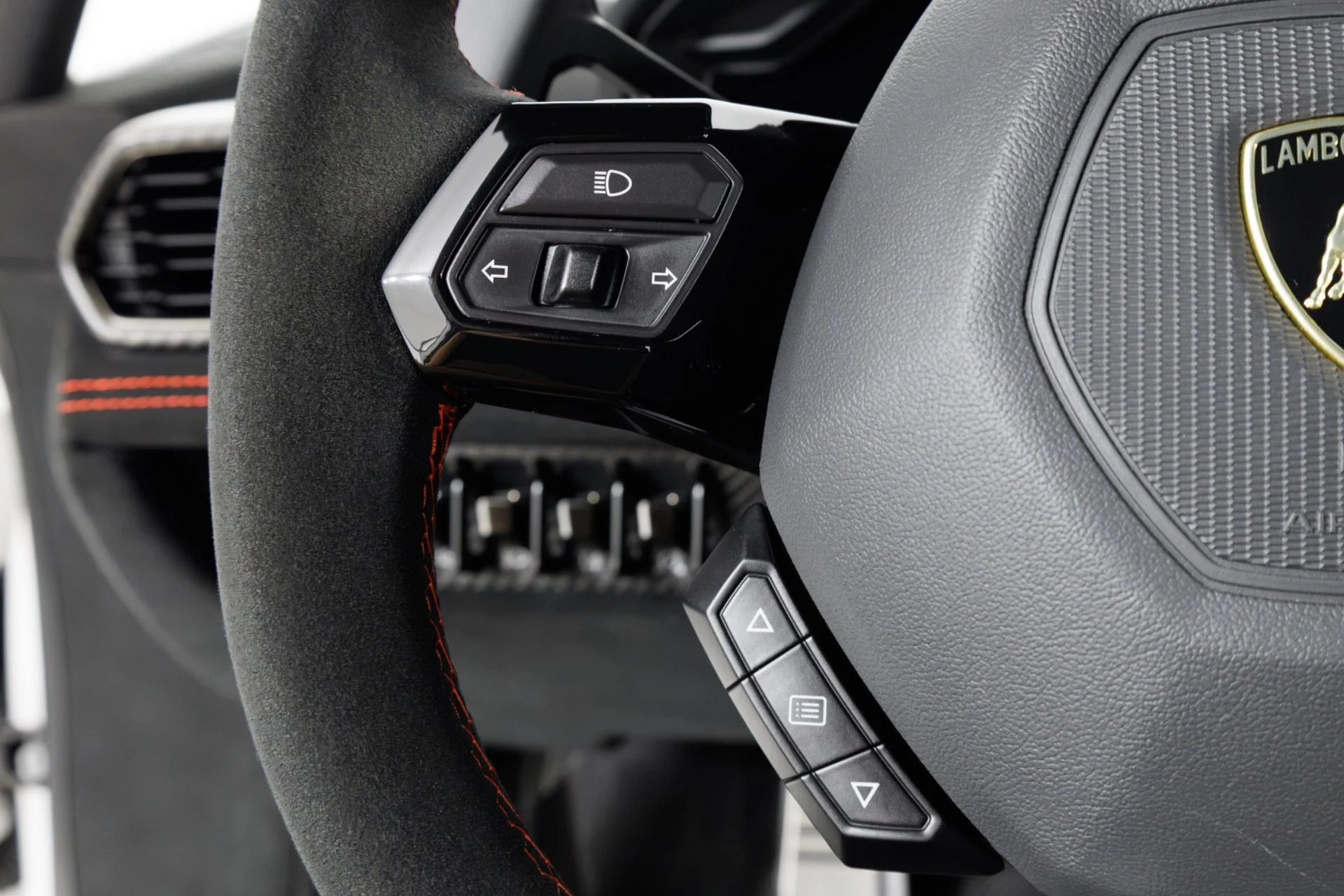 mph023_2522354835_Used_2021_Lamborghini_Huracan_STO_1789754418_f356a3d9f2