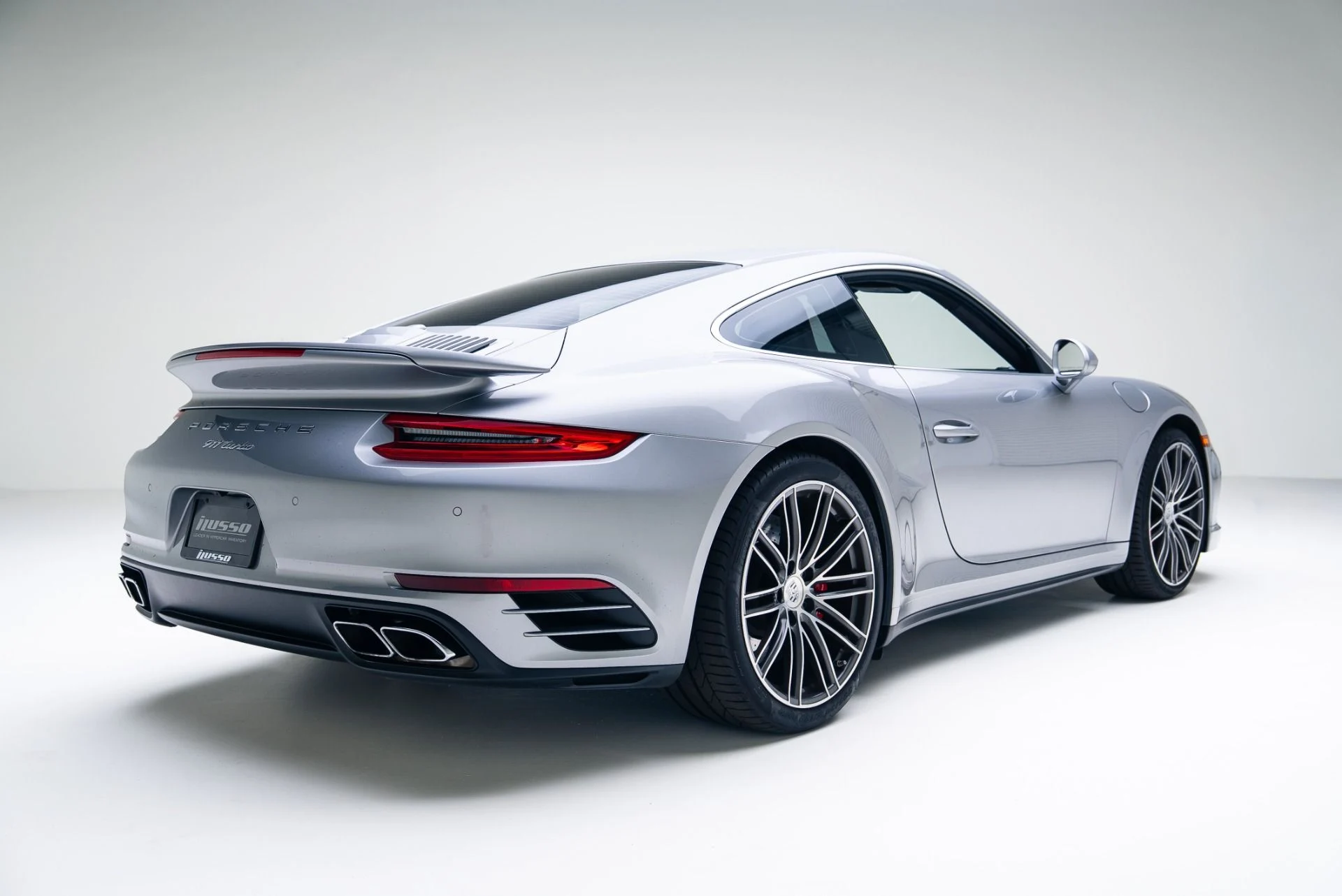 mph023_25257368_Used_2018_Porsche_911_Turbo_1765307368_cd58ec1e13