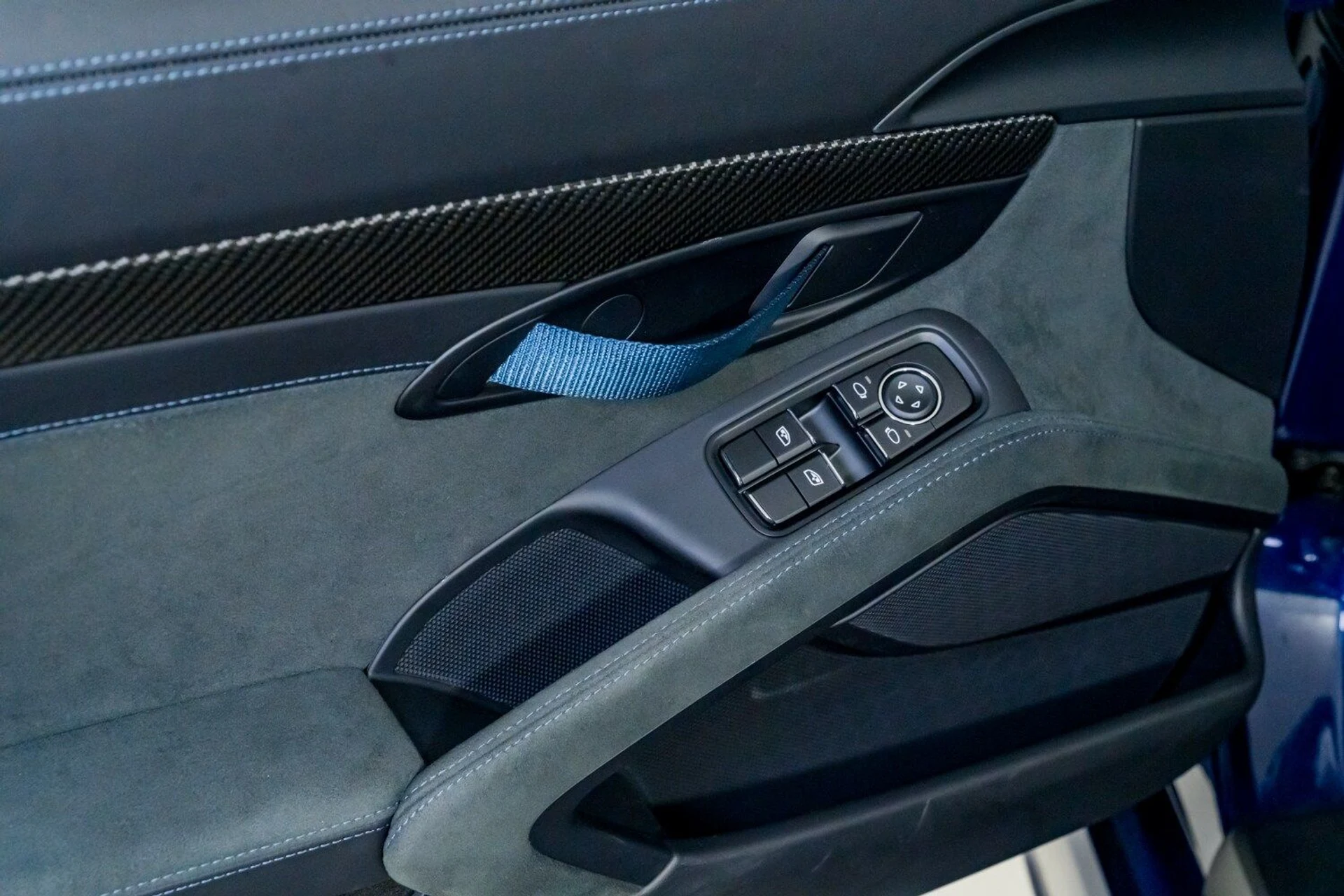 mph023_2526226580_57da775debaf4878b40f9cddfa371131_9f31b9a181