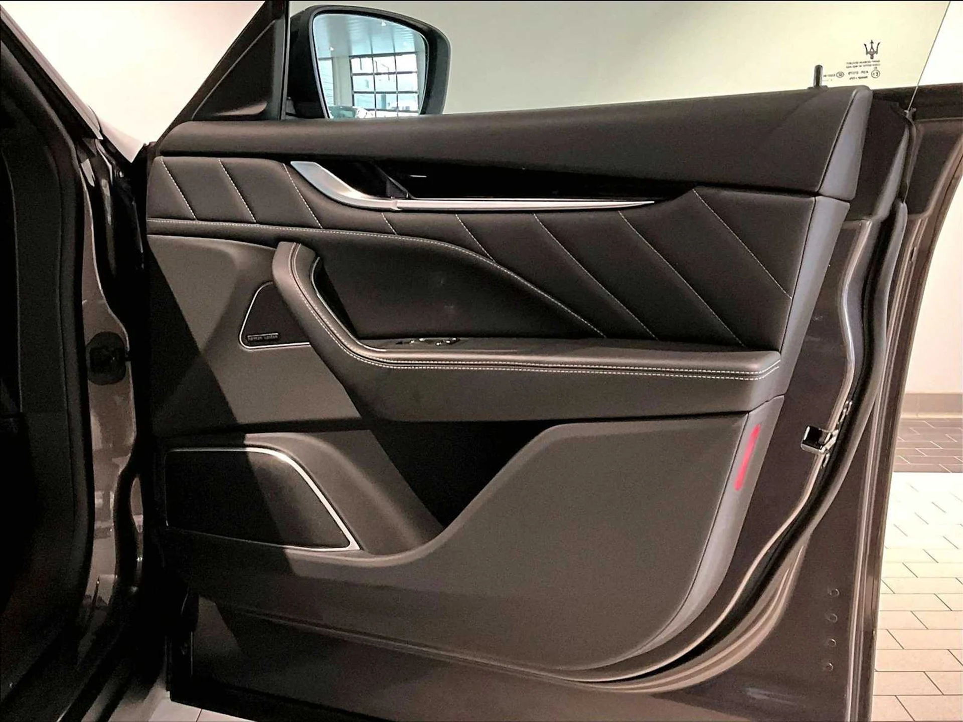 mph023_252732263_6dd0ff580dc7a7eb412d716741aaac93x_3b8239886d