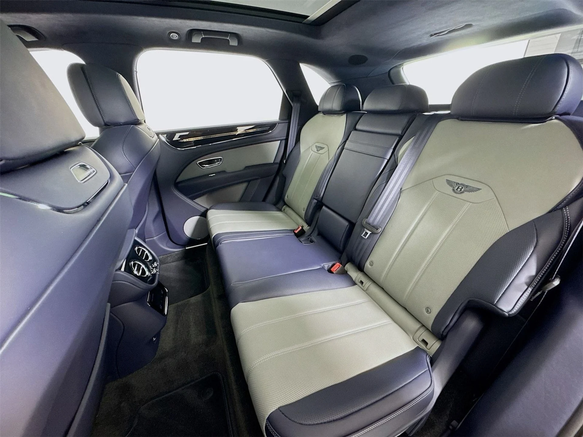 mph023_253204689_a96aef0ec026654906e1d284e538c77ax_cc9cfa5076