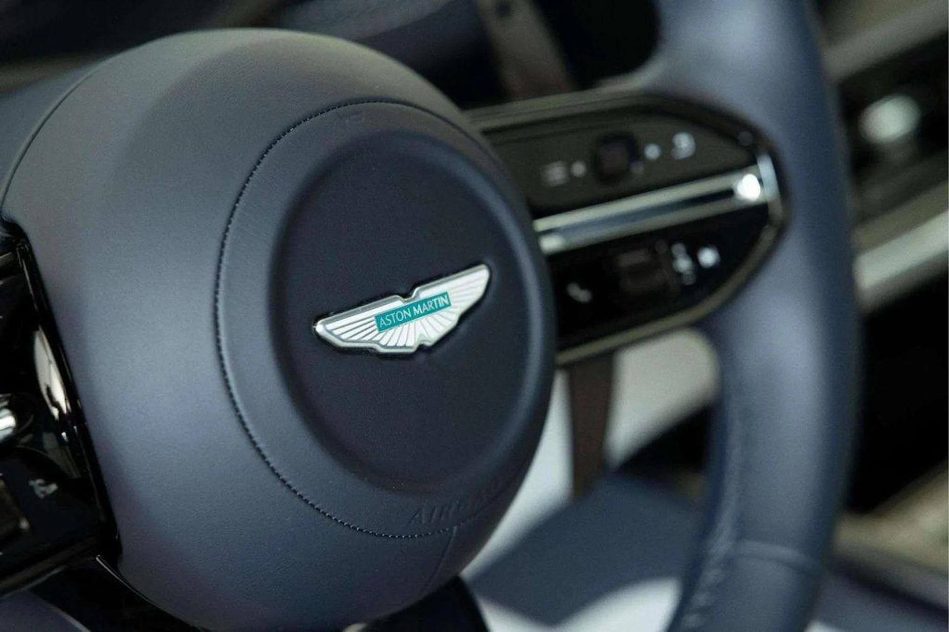 mph023_2535057041_d_PZ_6_A_Oi9x_Qy_D_Em8ps_Da6_VC_2lu_AE_5653342e0d