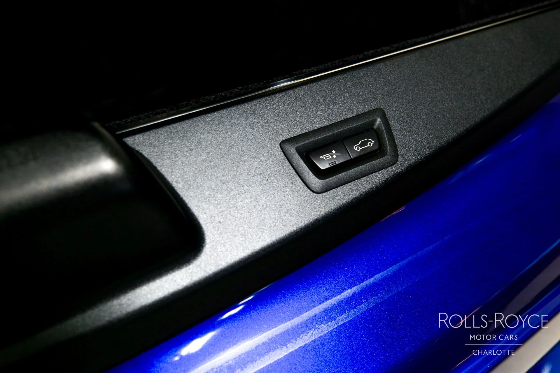 mph023_2537079090_Used_2021_Rolls_Royce_Black_Badge_Cullinan_1768490546_f1f30ba5be