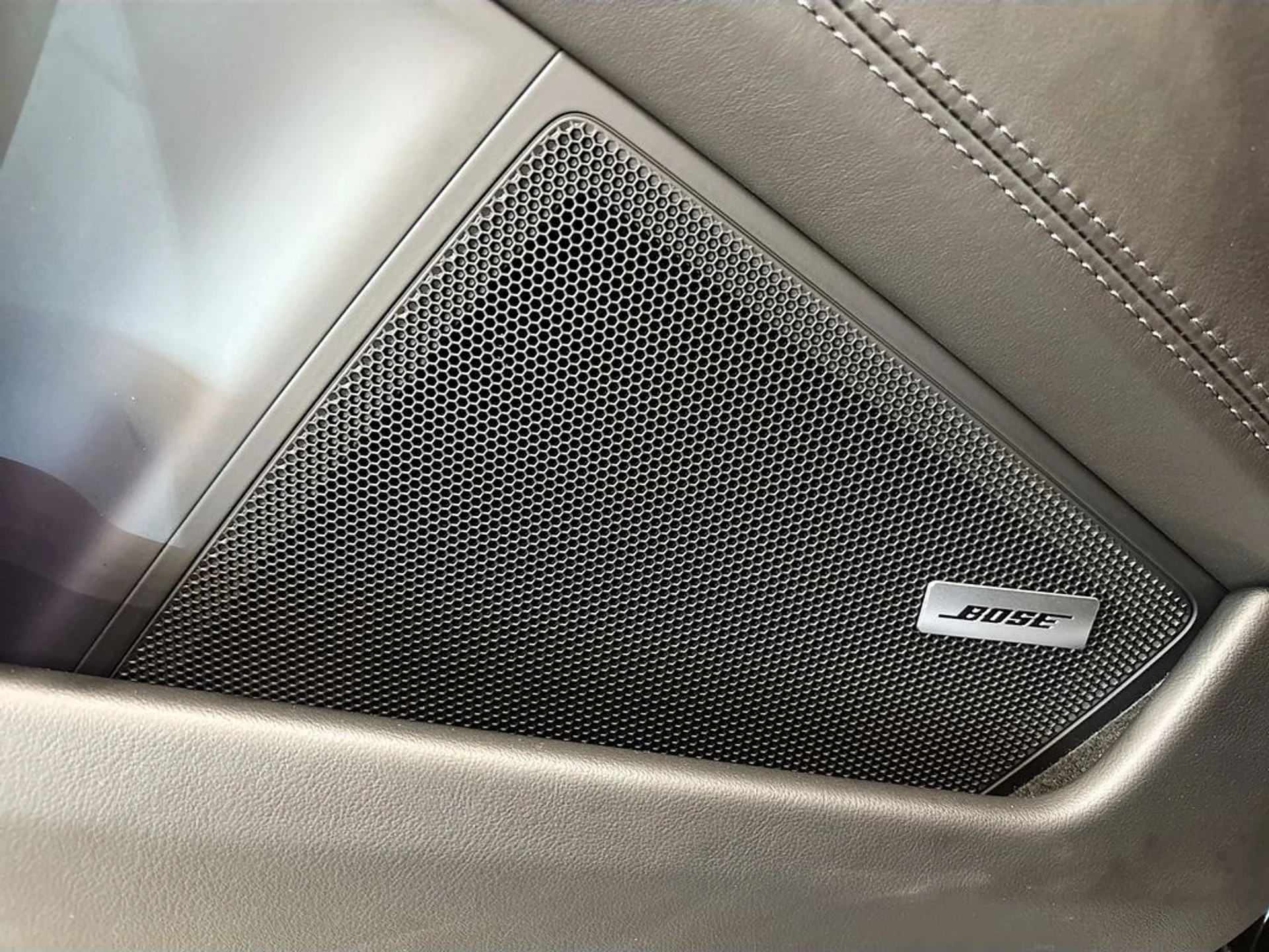 mph023_2538348104_66f91b9a56701760c5a2e17d60c3bc0c_eb1a63edd2