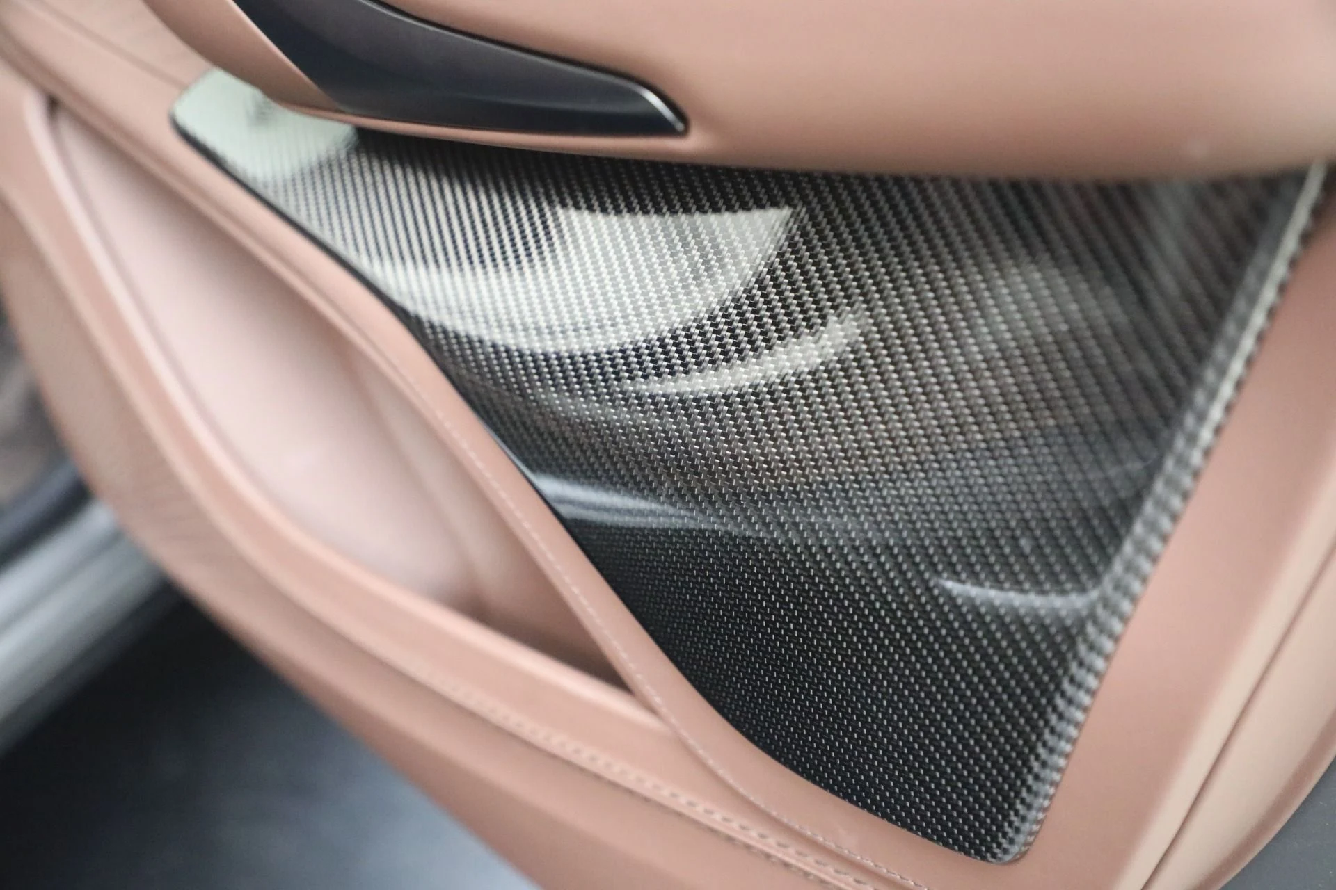 mph023_2539764888_Used_2023_Aston_Martin_DBX_707_1773406329_b7d1c37fa1