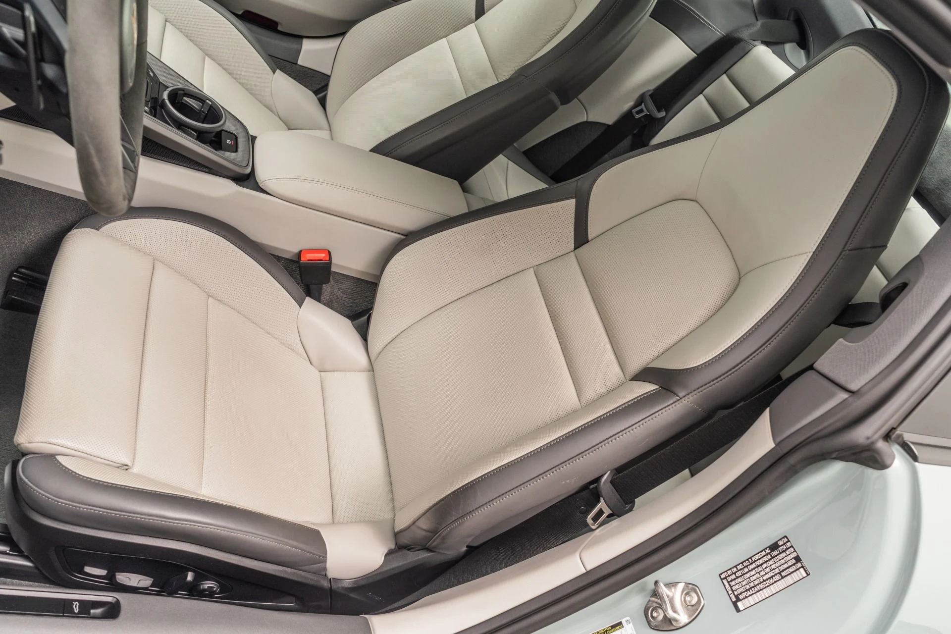 mph023_254968596_Used_2025_Porsche_911_Carrera_Sport_Design_Package_Sport_Exhaust_Premium_Package_1763489634_67193369d3