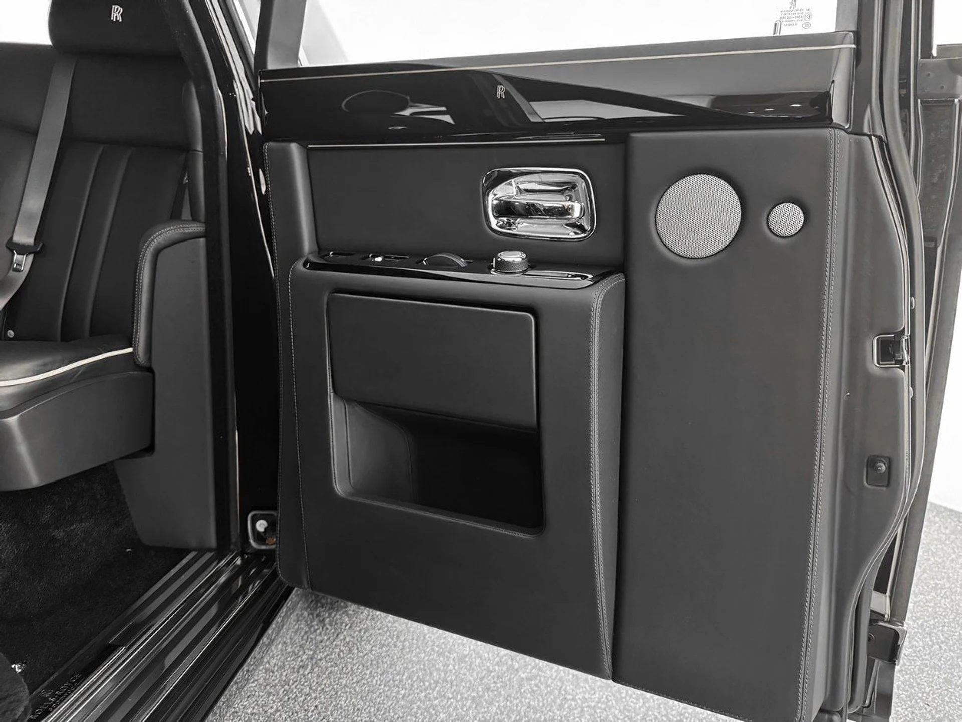 mph023_2553307504_a8ec2e725102e5ef12f6bf9e9416bf11x_12d398522f