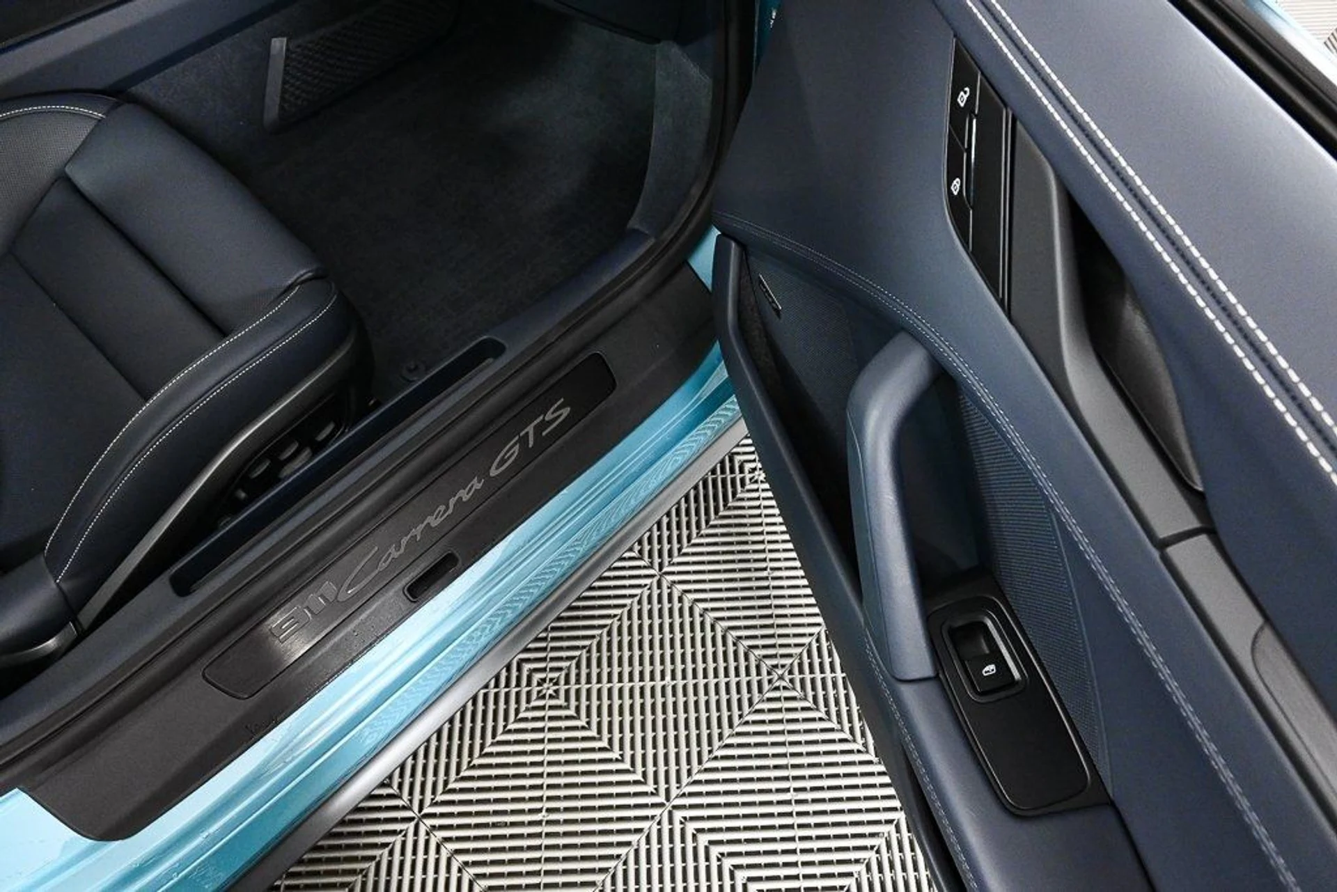 mph023_2555171422_54c861dca89cc45b6528465eab9f90b0_92c41e236c