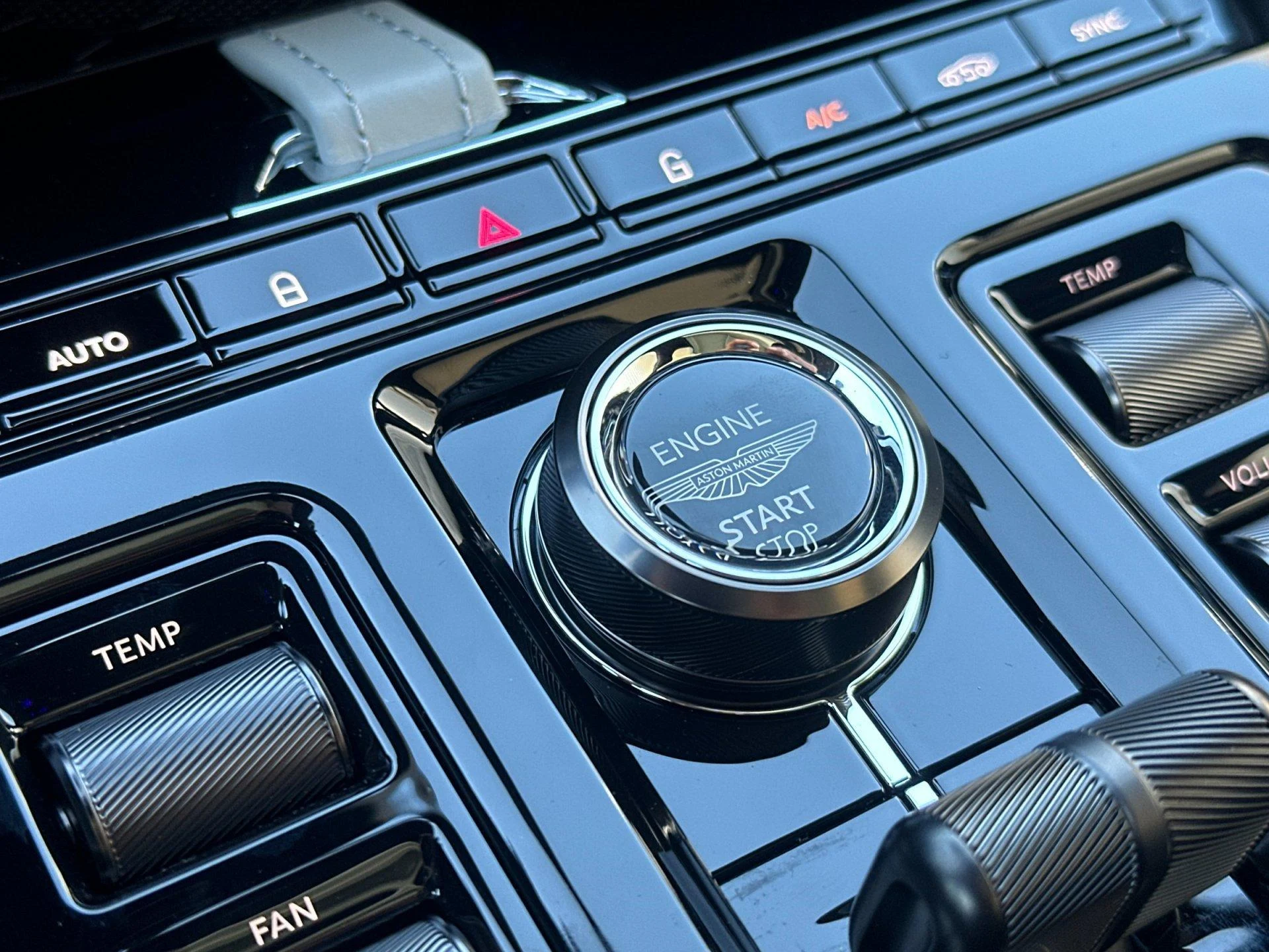 mph023_2556083999_New_2026_Aston_Martin_DBX_S_1790736460_d22bf8a1fa