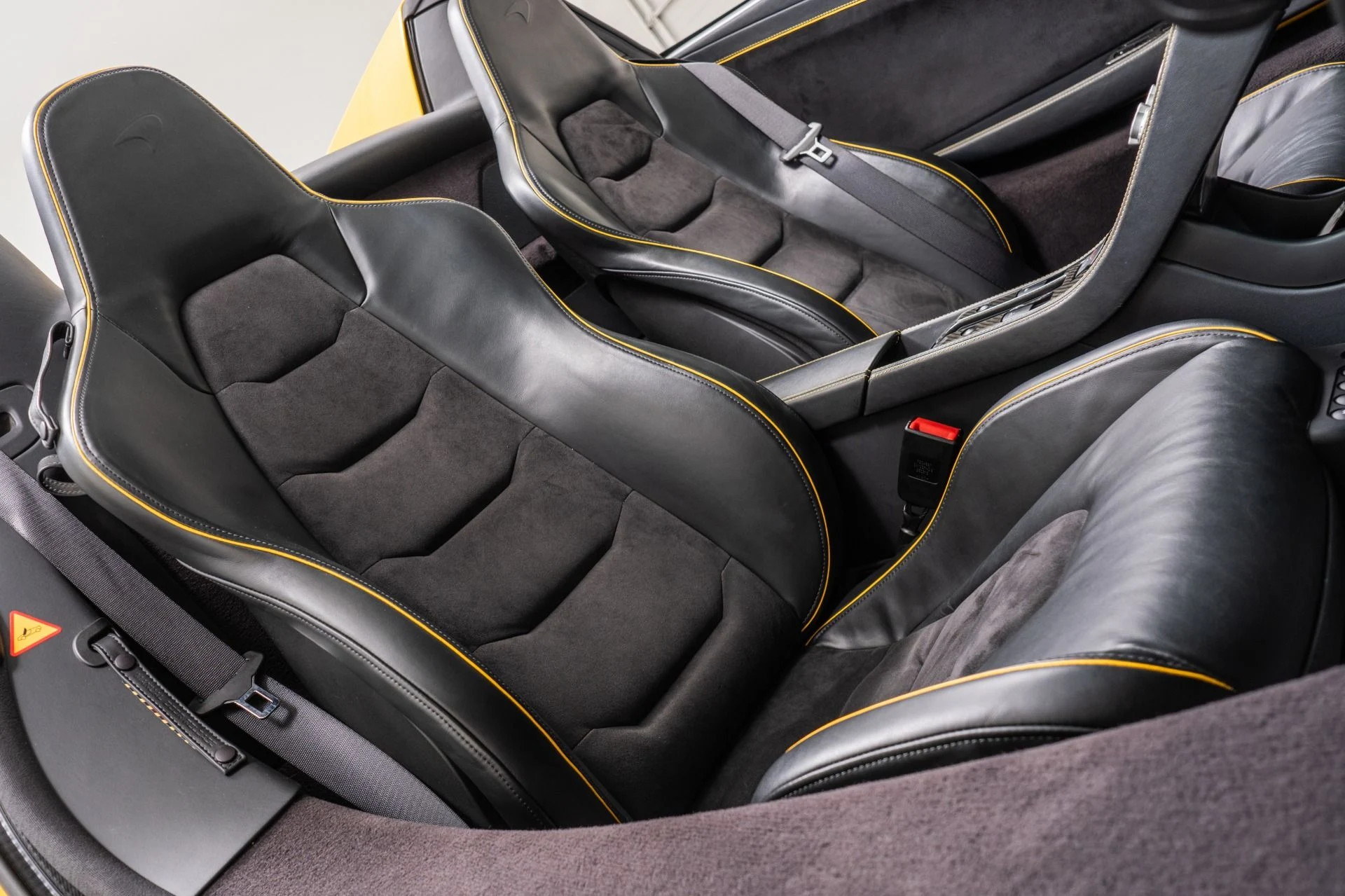 mph023_2556184656_Used_2015_Mc_Laren_650_S_Spyder_1790194559_9c446d1354