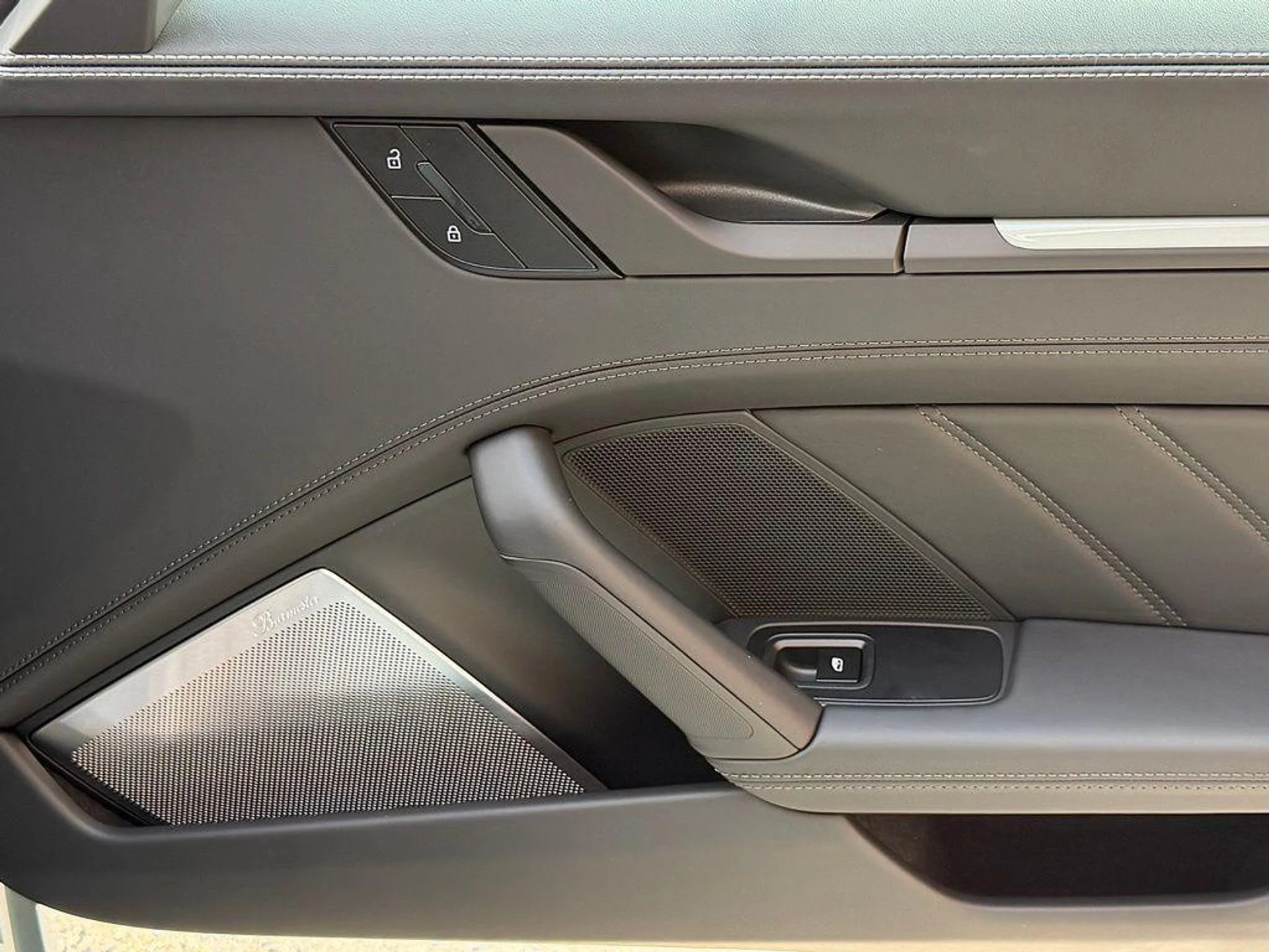 mph023_2559443914_ewu_Hkl_DF_9_Bo_We_Ob_DM_Rhw_RF_Slgg_274ed20ea6