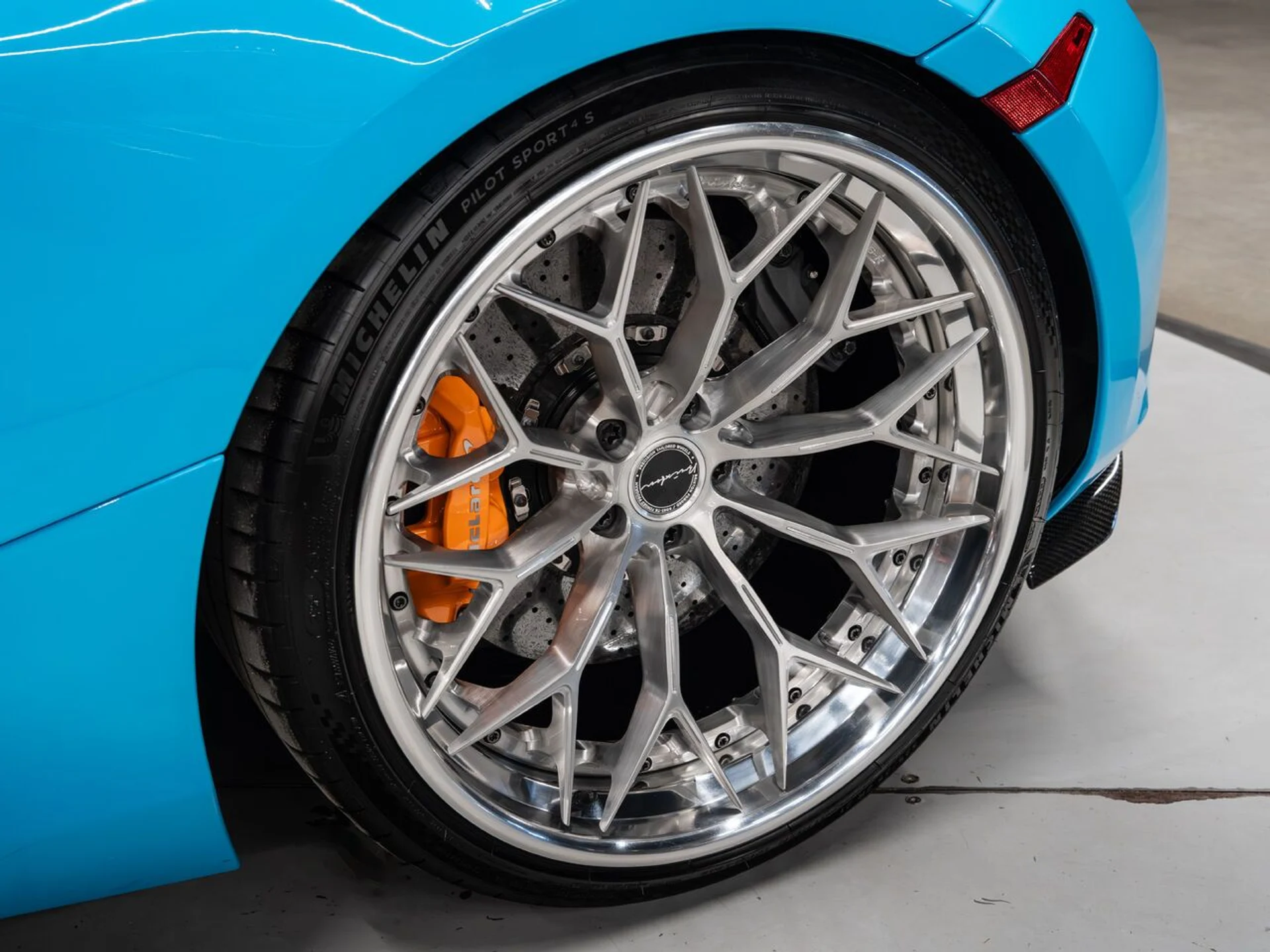 mph023_2560375974_mclaren_720s_2018_6ab6aa5b45