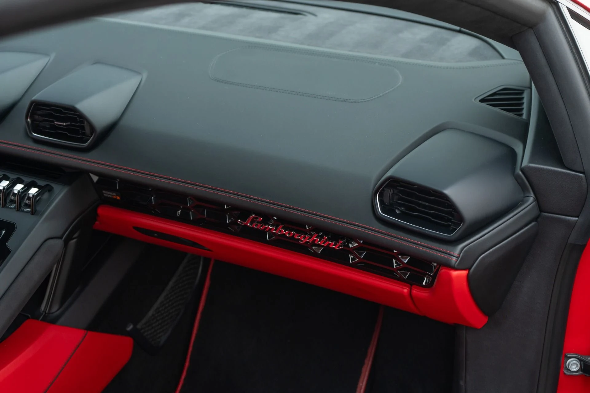 mph023_256089889_Used_2021_Lamborghini_Huracan_EVO_1778012015_7e433afc22