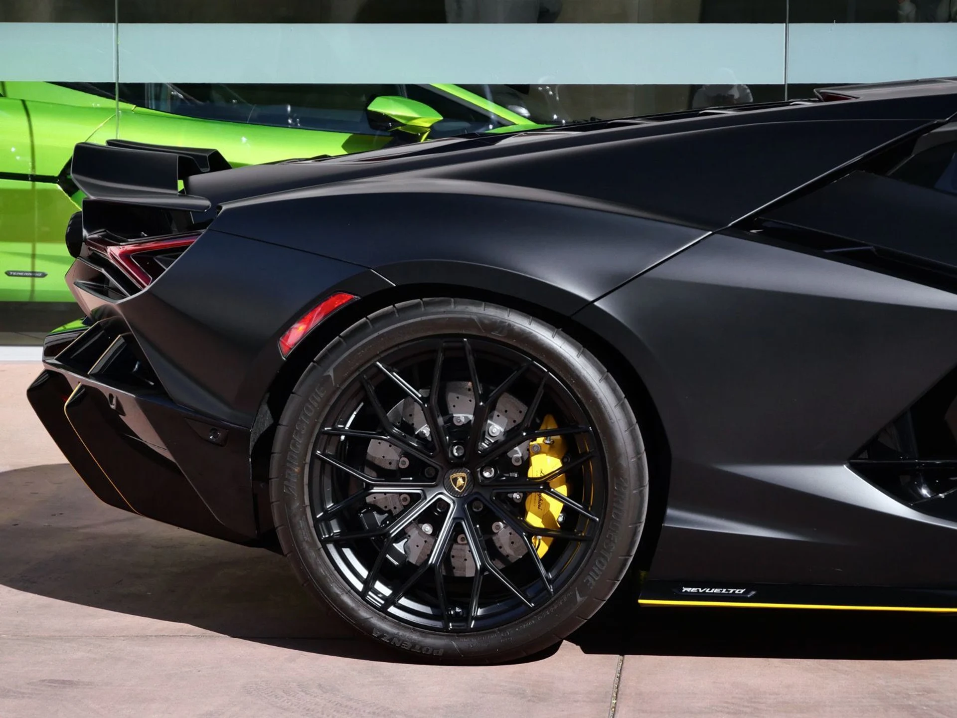 mph023_2563106511_b017fe175827e04edc437390ffe955b0x_761cee4001