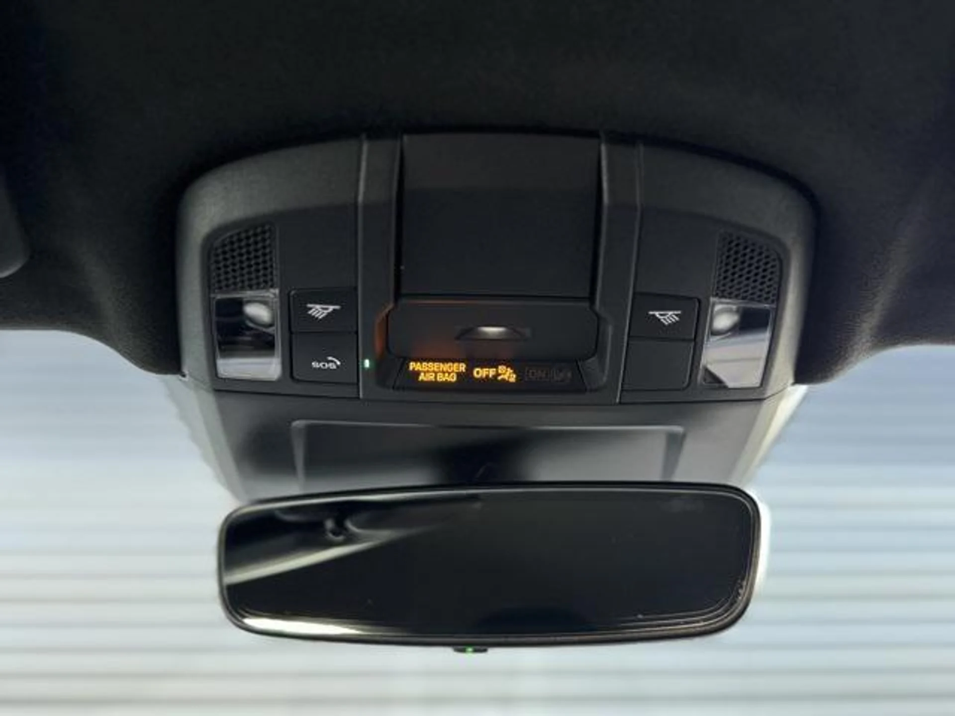 mph023_2564471948_b_R8s_Efh_Zib_LR_Dzg8_Ci2_Ezec_Vit0_d8f0ae9ba1