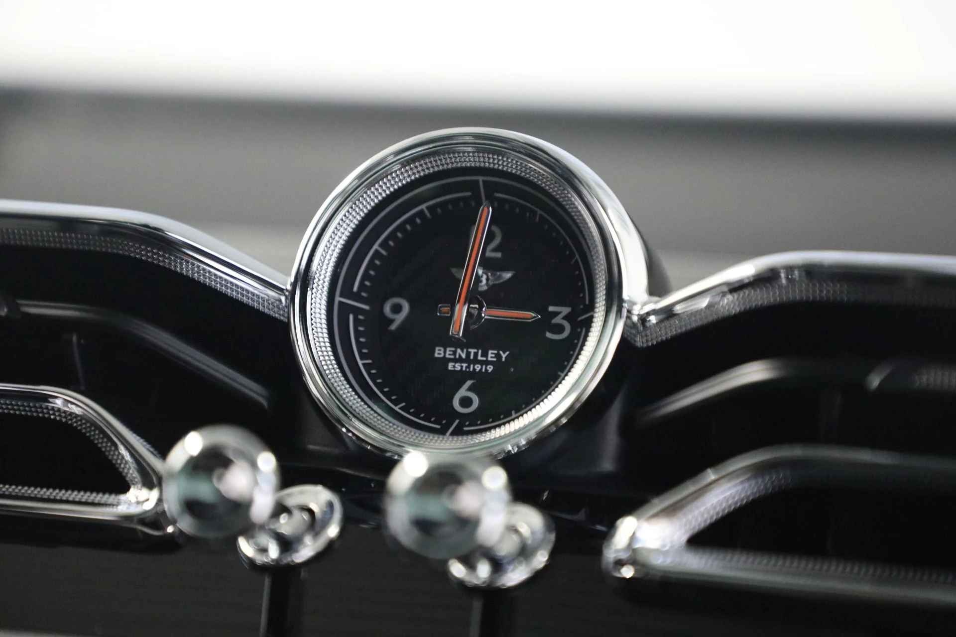 mph023_2579357166_Used_2022_Bentley_Bentayga_V8_1772493107_f581faa1ee