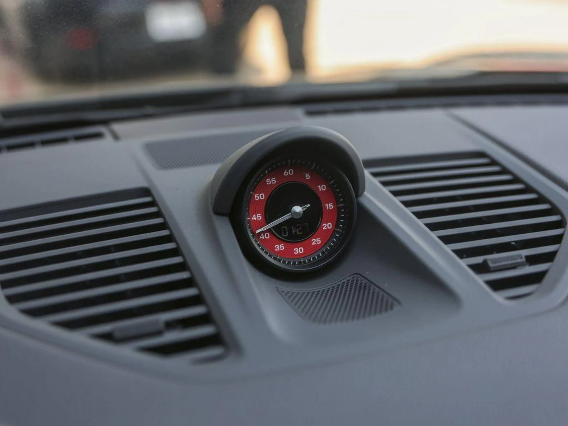 mph023_2580040283_f_VF_5dd_MHF_Cd_Wqk84f_HRB_Rj_ZF_5_VE_5e5a2a6639