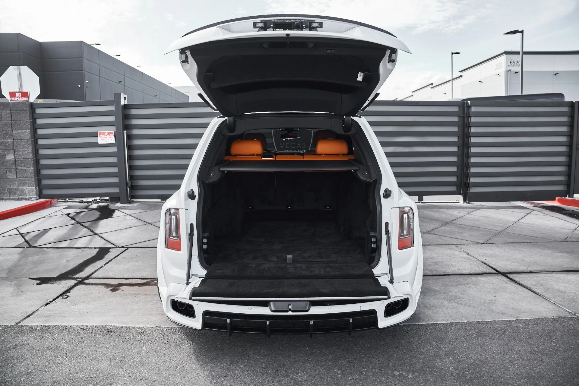 mph023_2581450029_Used_2025_Rolls_Royce_Cullinan_Base_1770950893_edb63f952d