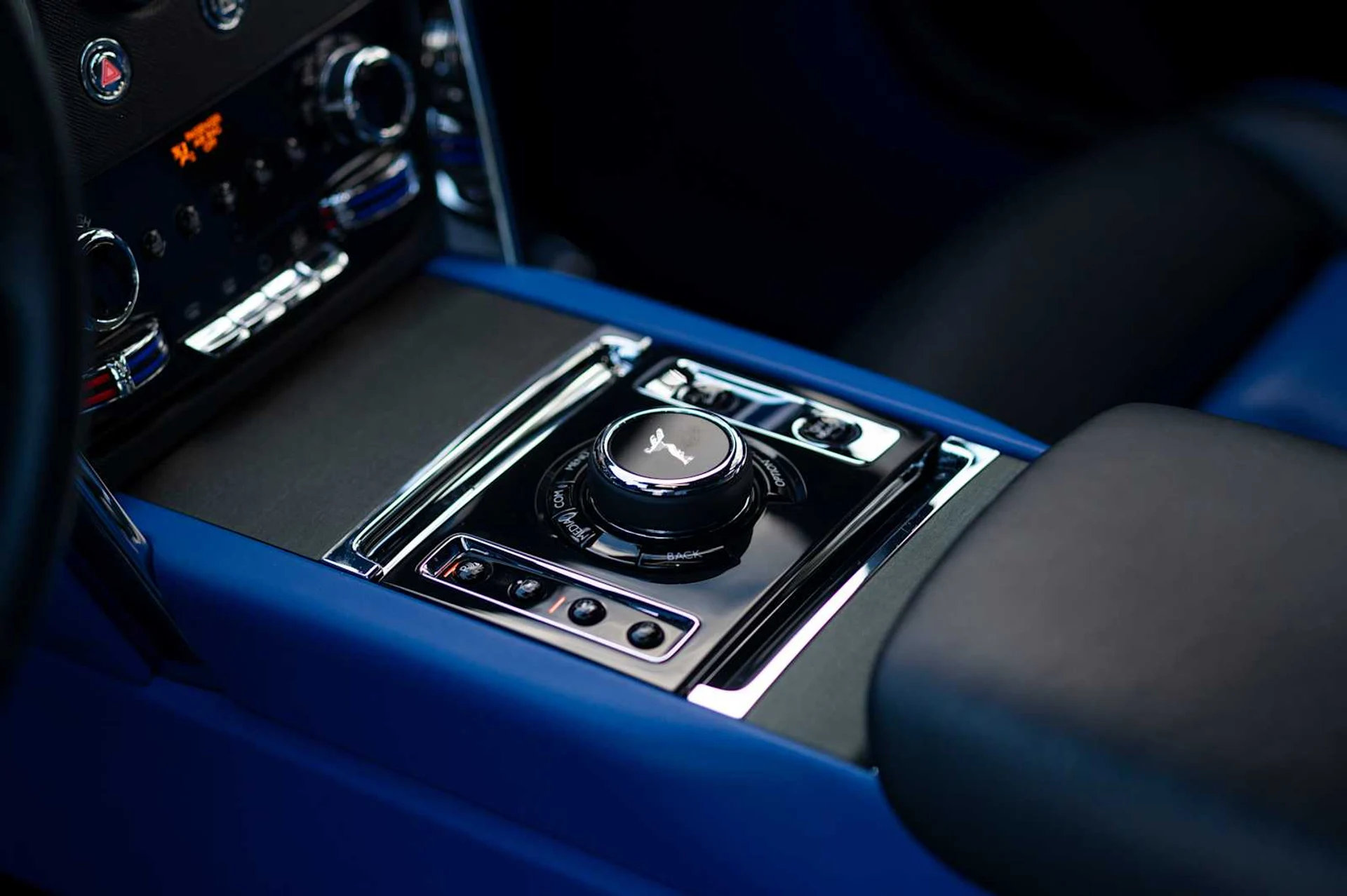 mph023_2588459501_646306a131a782e81e3dc35ba33c4e87x_2c1601502a