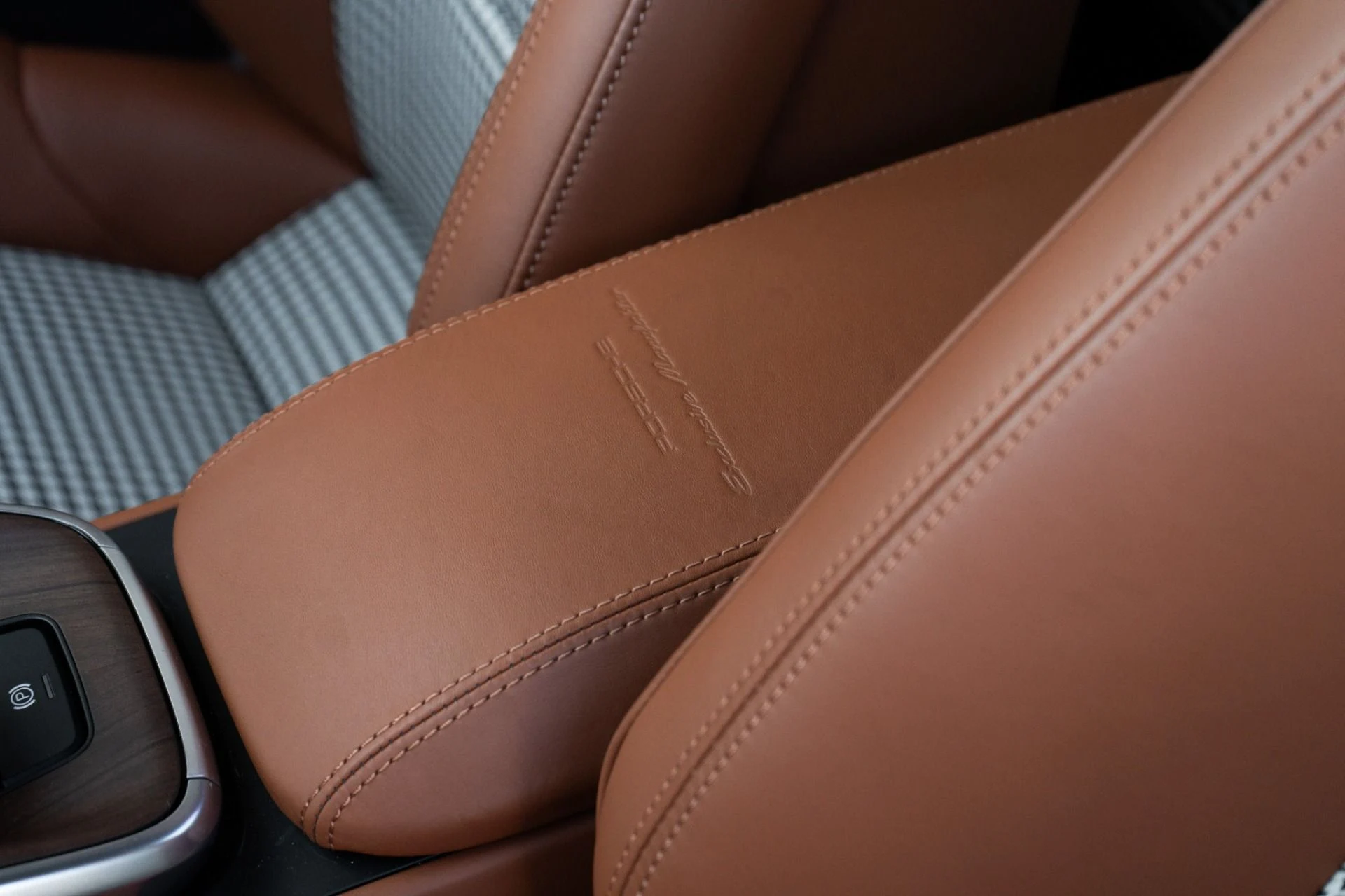 mph023_2596624354_Used_2023_Porsche_911_Sport_Classic_1767656411_93e20e672f