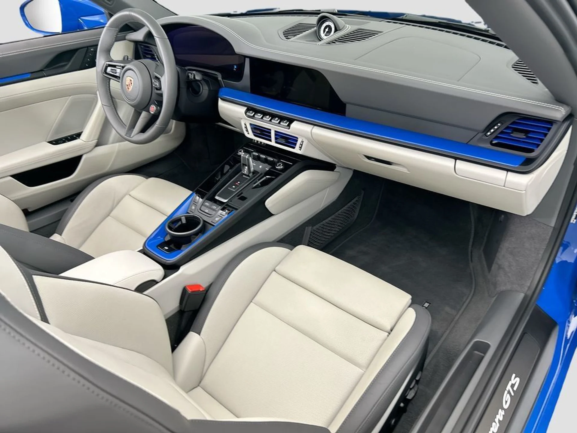 mph023_2607328900_used_2026_porsche_911_spirit70cabriolet_8119_23018992_24_1024_c341adac53